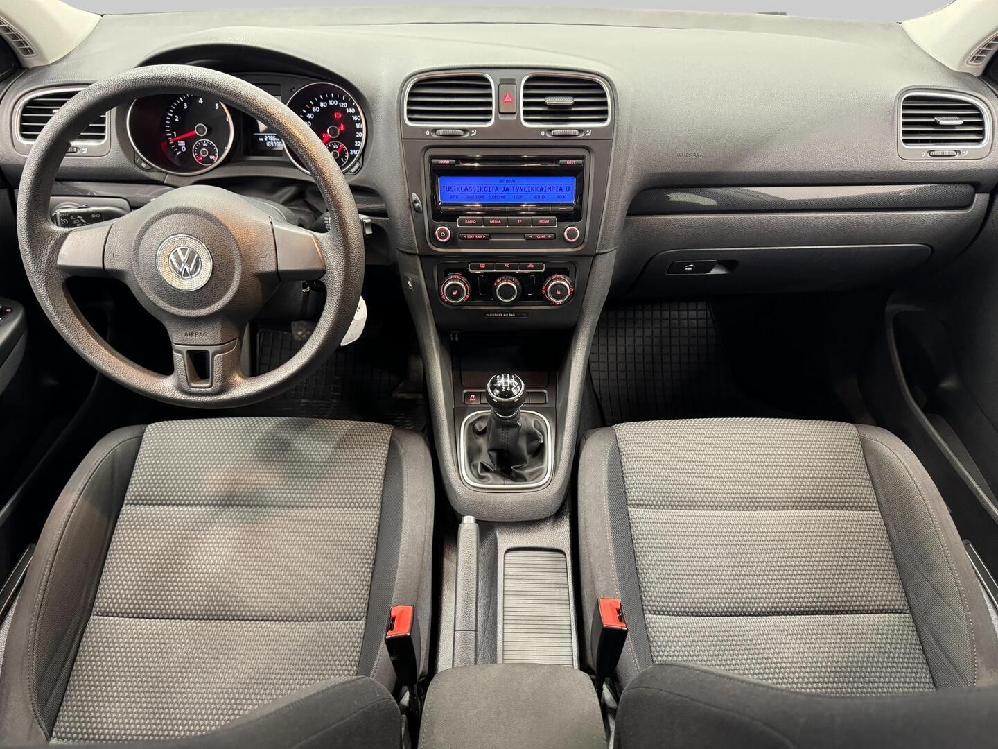 VOLKSWAGEN Golf 2010