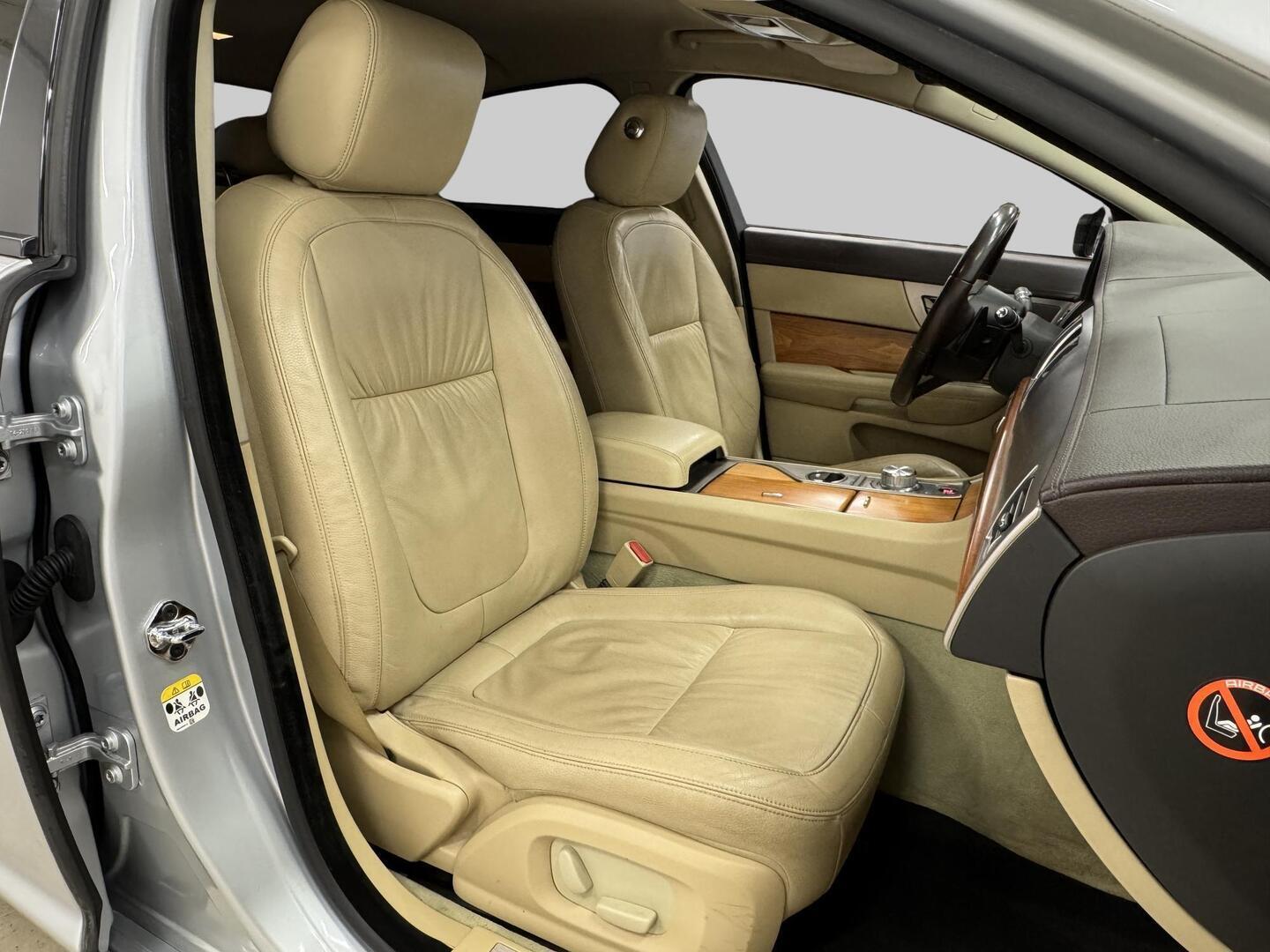 JAGUAR XF 2009
