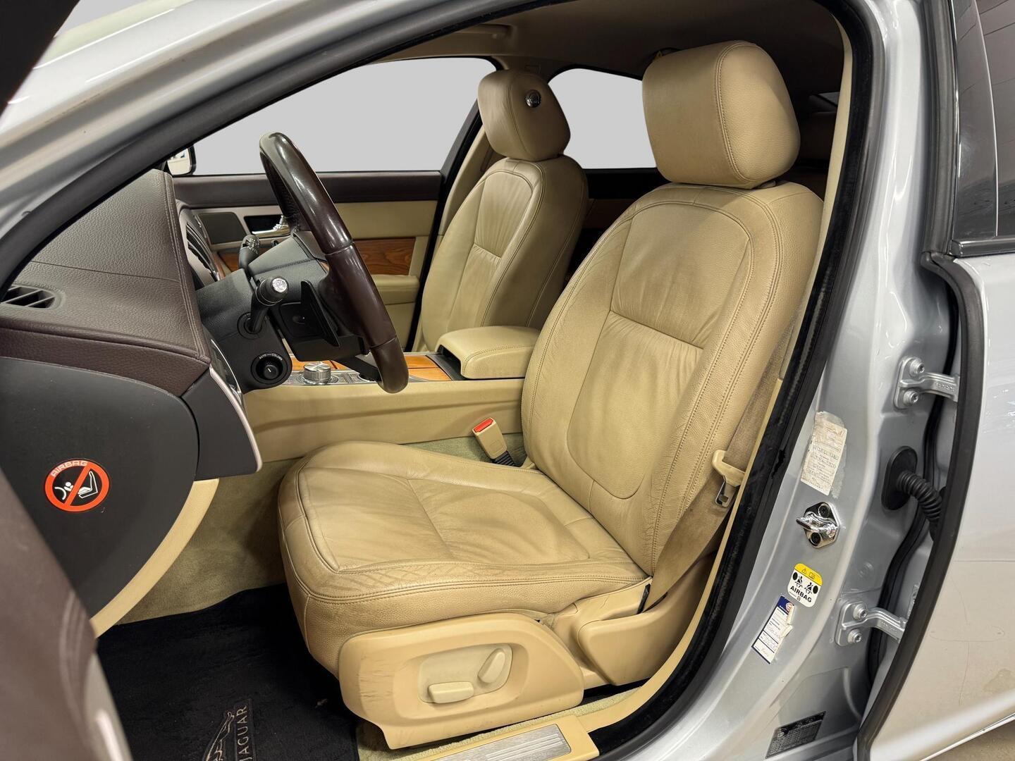 JAGUAR XF 2009