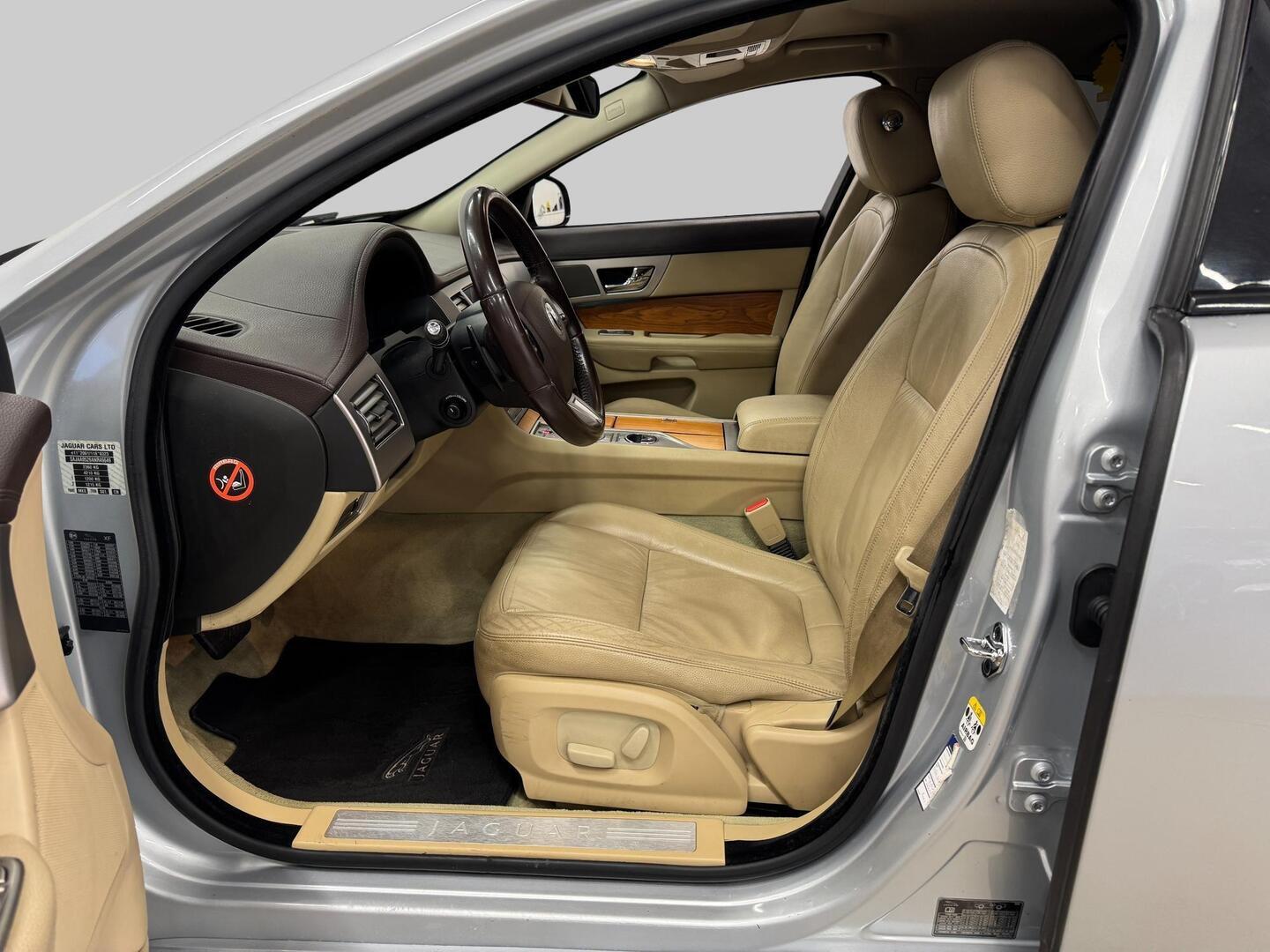 JAGUAR XF 2009