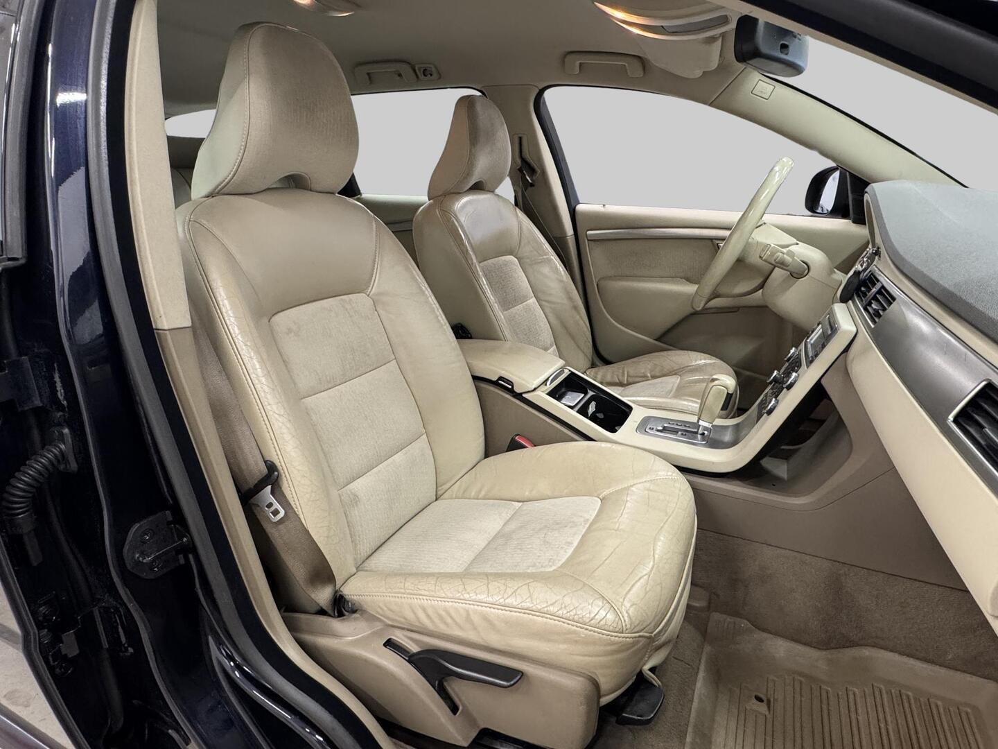 VOLVO V70 2008