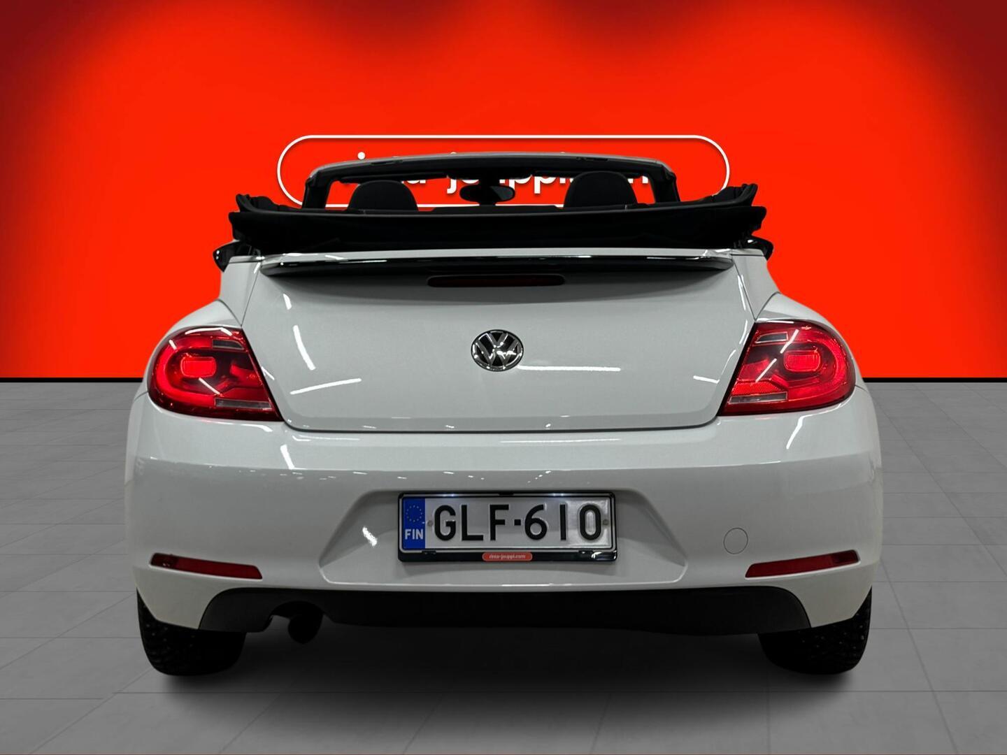 VOLKSWAGEN Beetle 2014