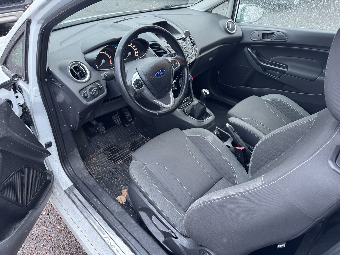 FORD Fiesta Van 2015