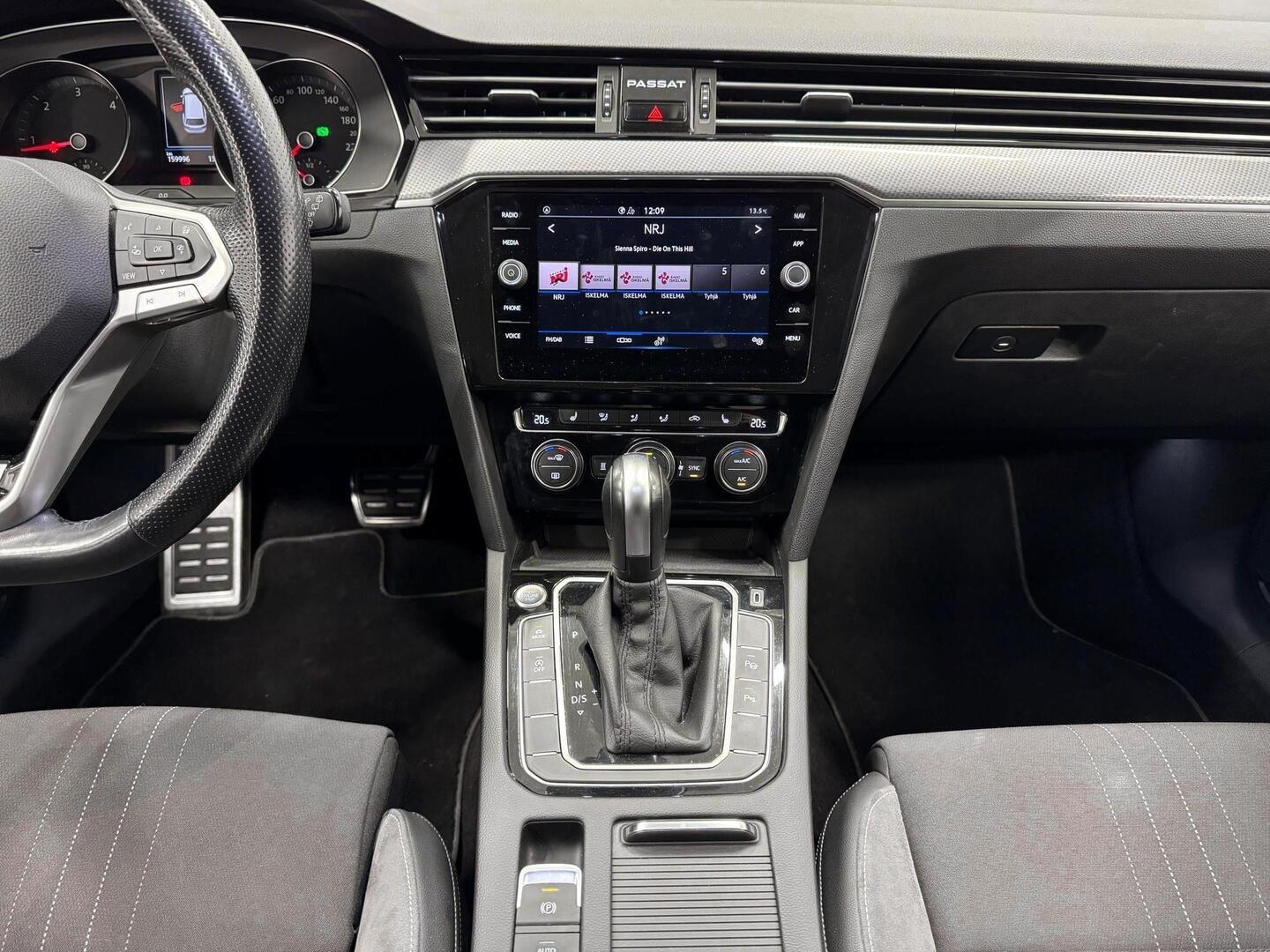 VOLKSWAGEN Passat 2020