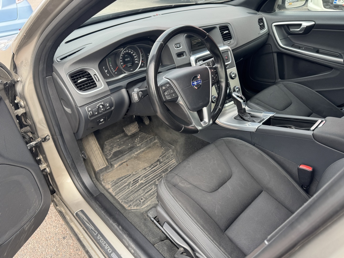 VOLVO V60 2014
