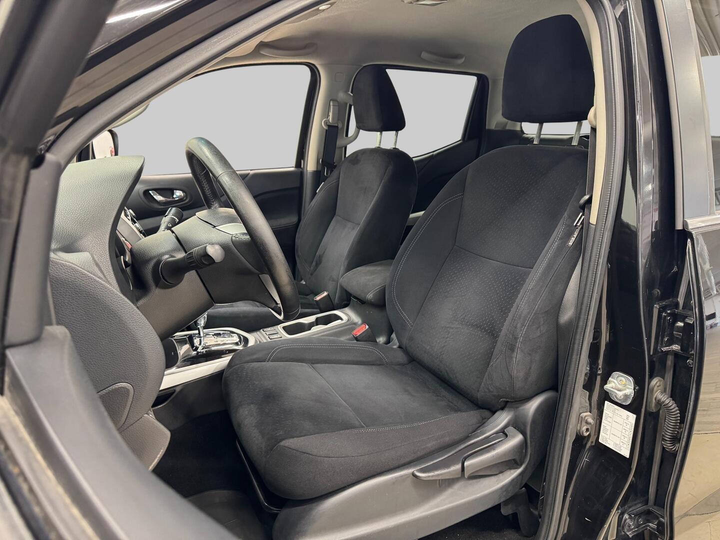 NISSAN Navara 2016