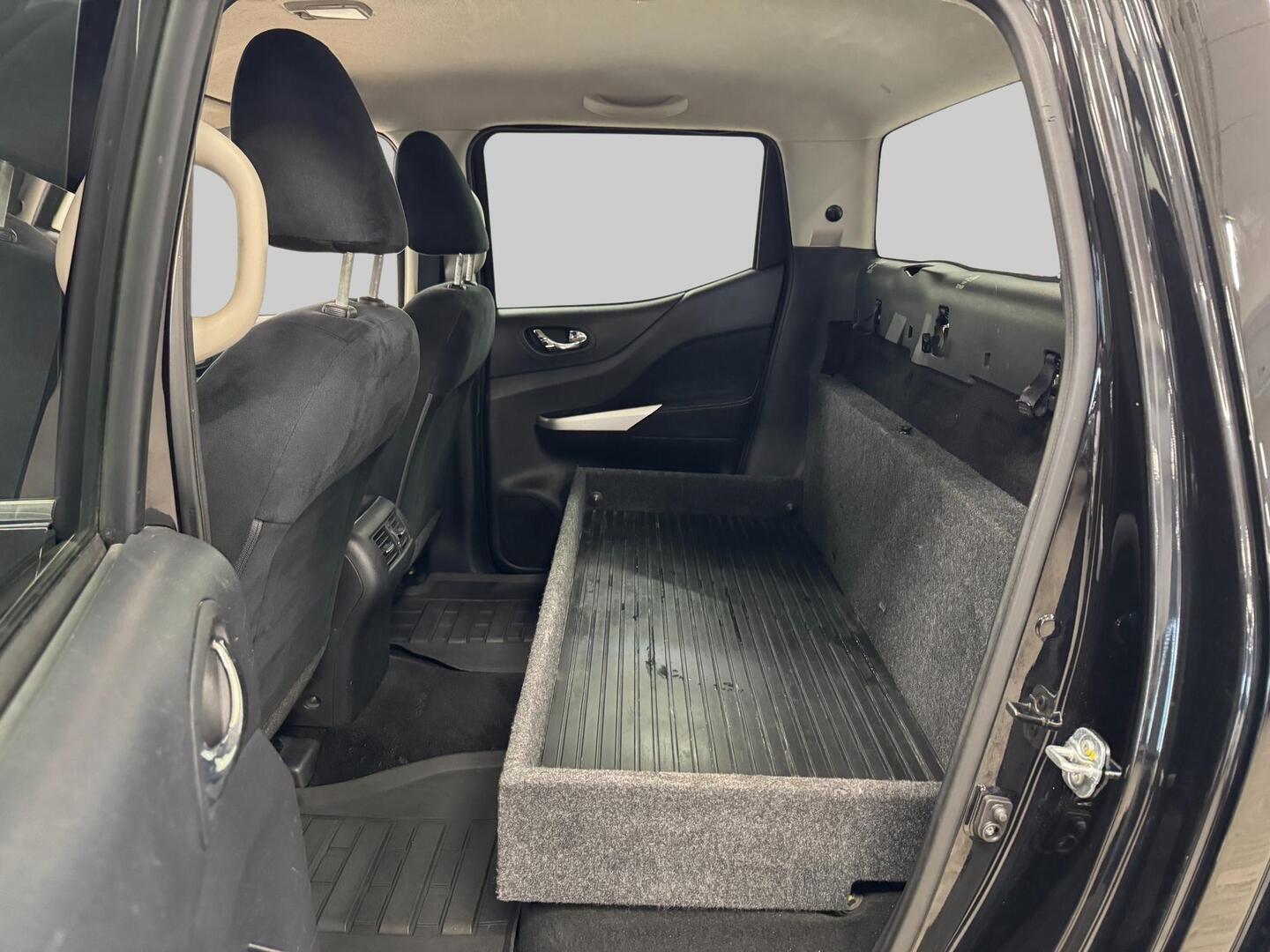 NISSAN Navara 2016