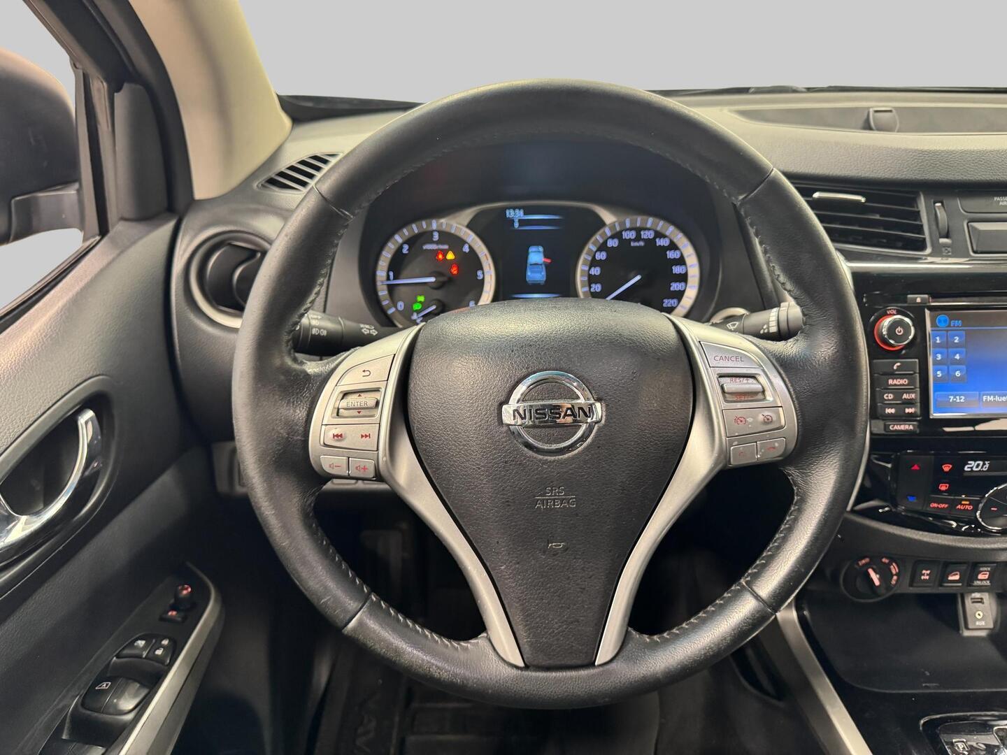 NISSAN Navara 2016