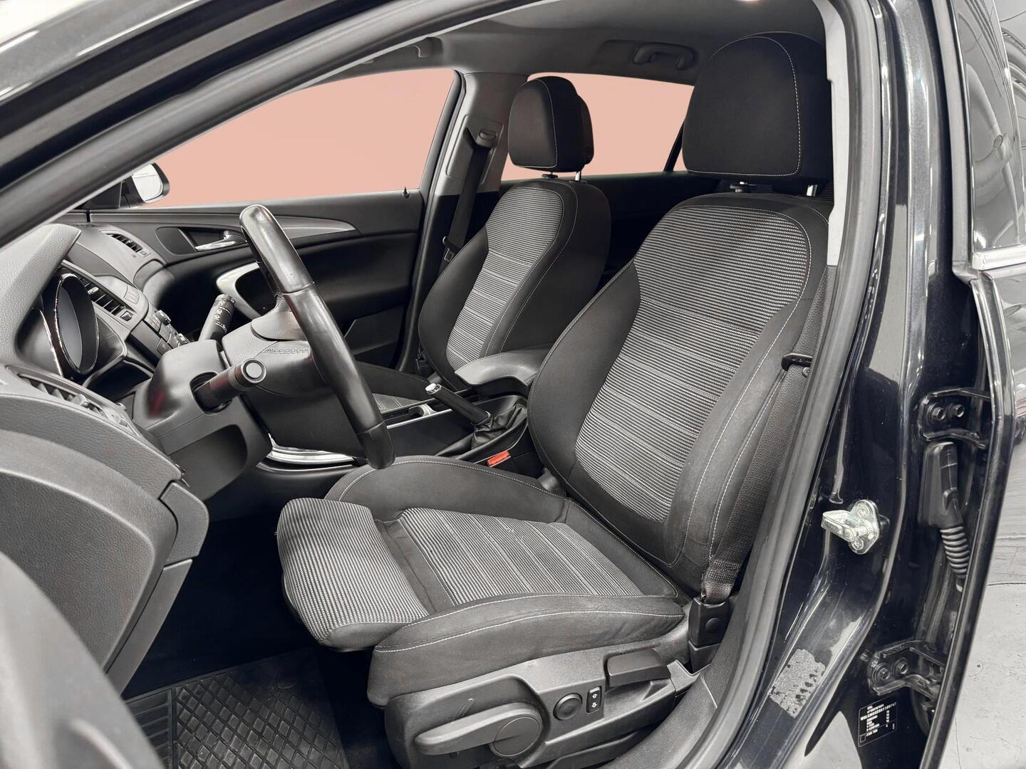 OPEL Insignia 2011