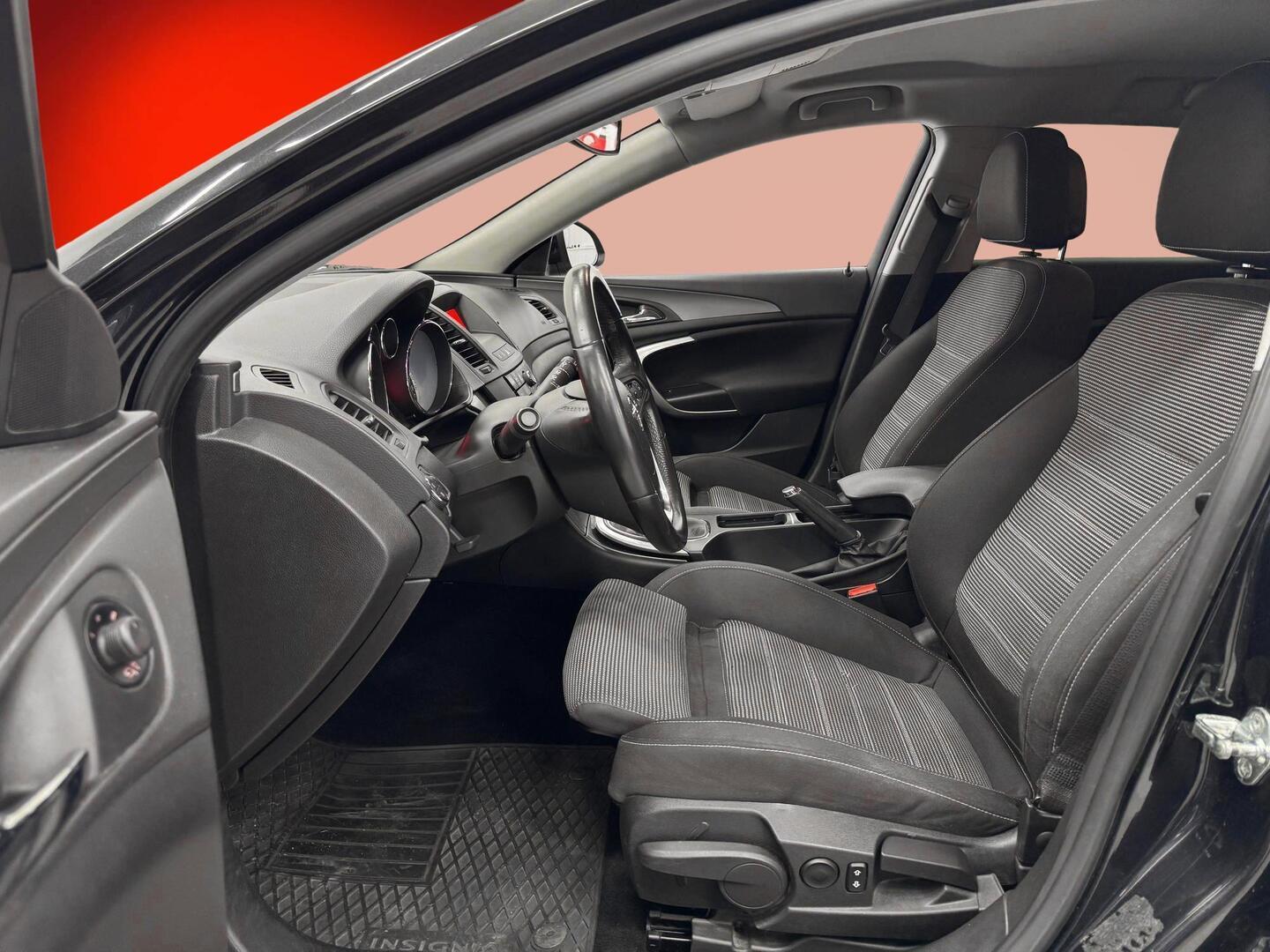 OPEL Insignia 2011