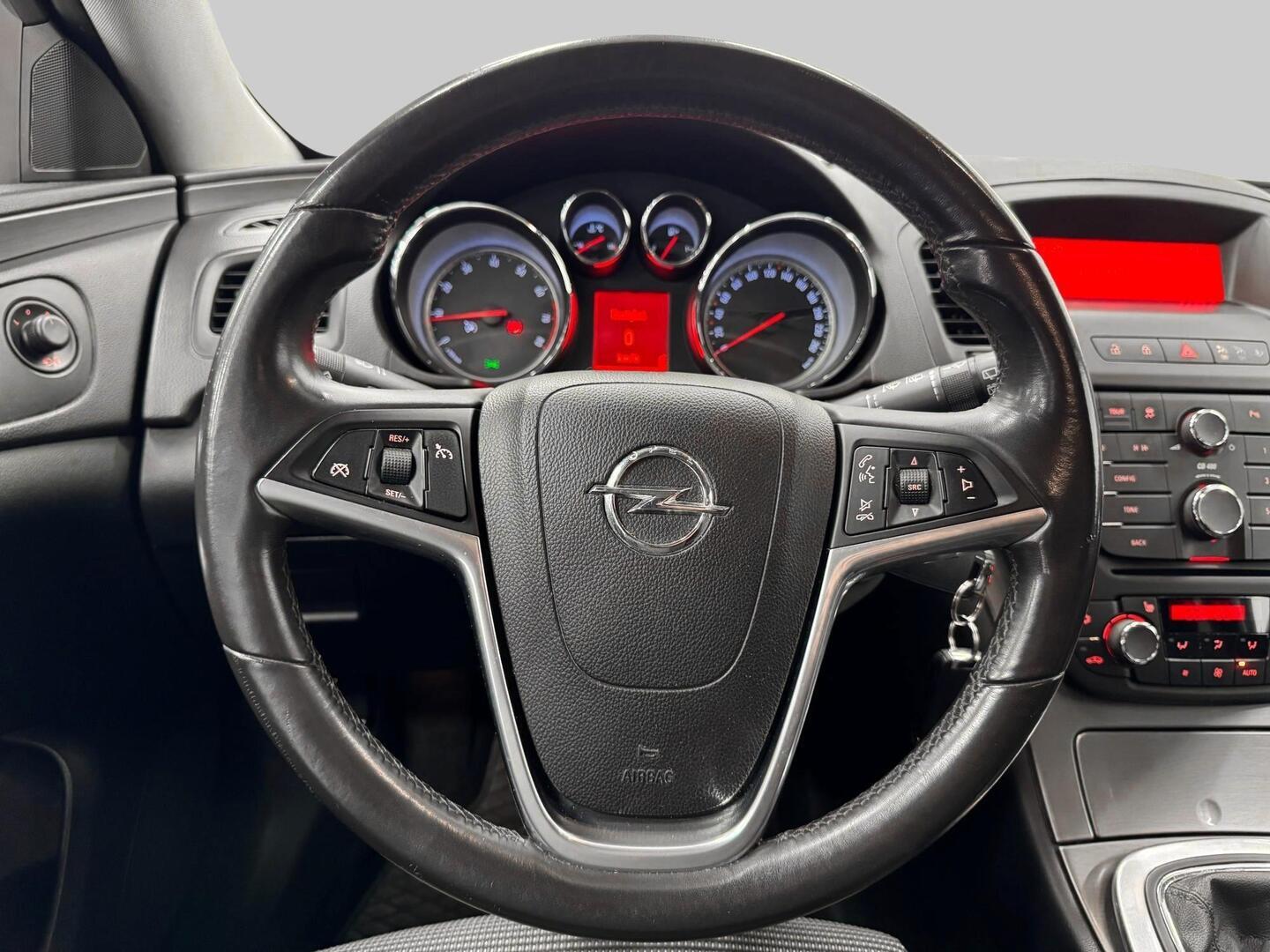 OPEL Insignia 2011