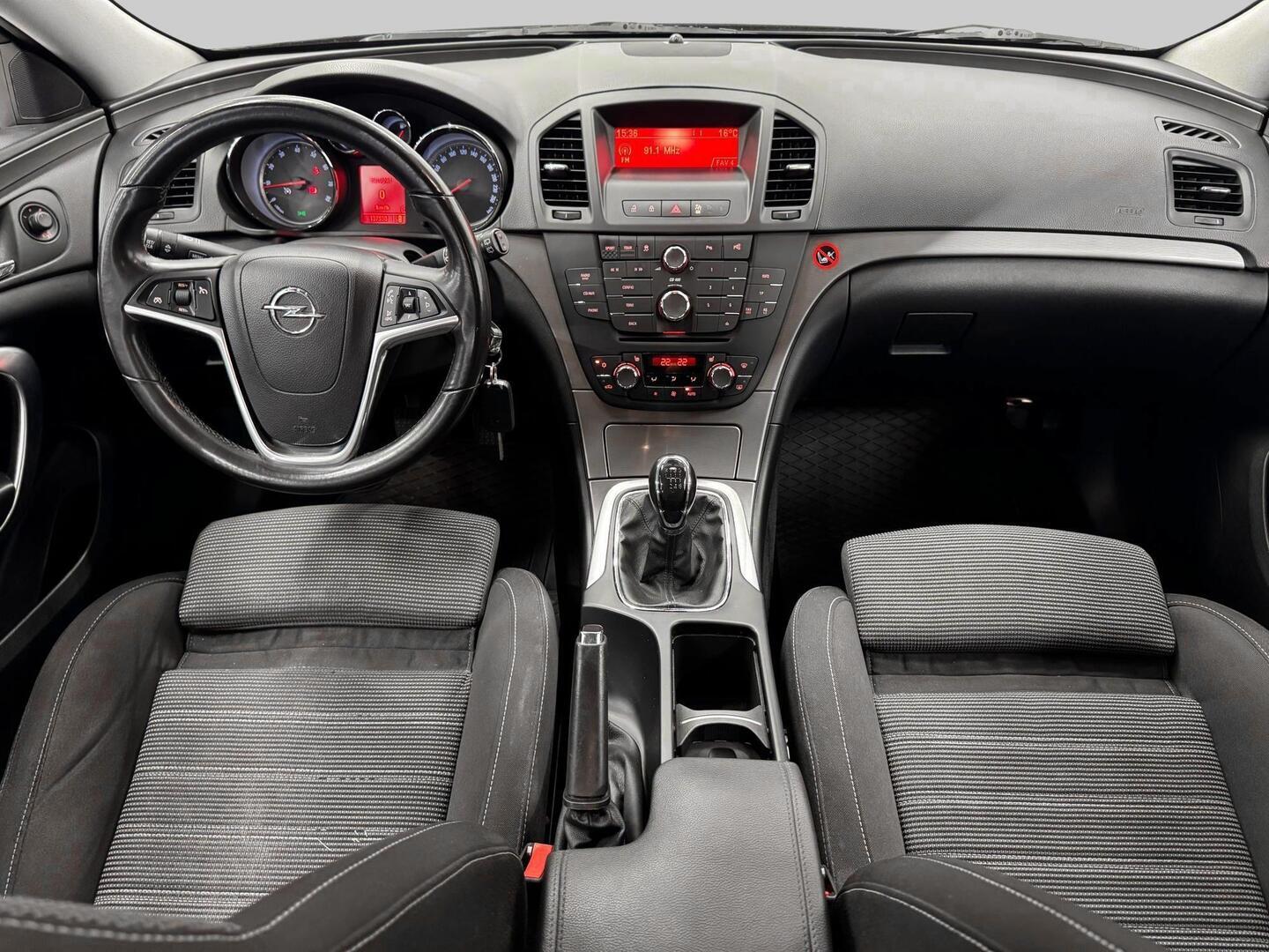 OPEL Insignia 2011
