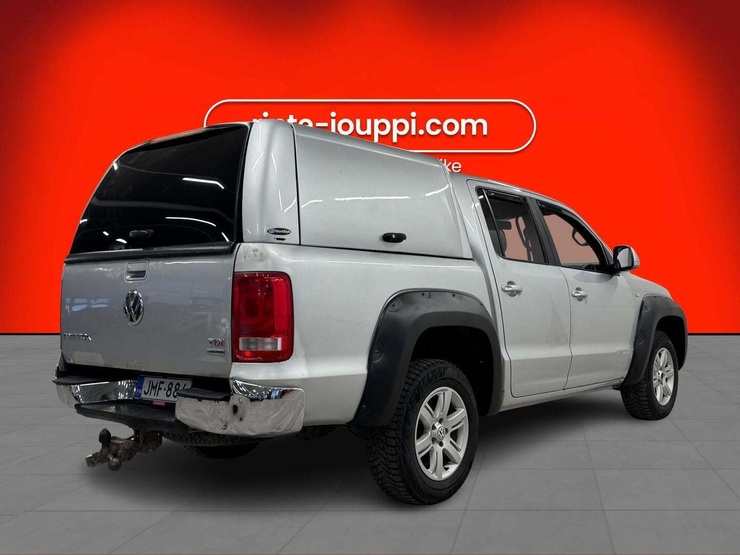VOLKSWAGEN Amarok 2012