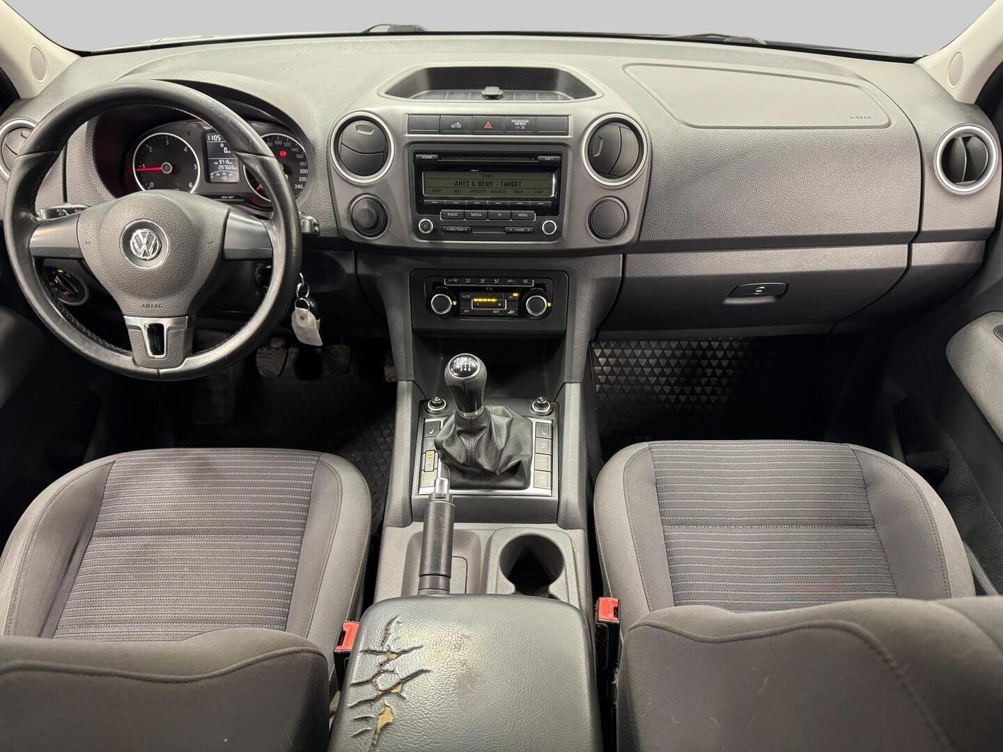 VOLKSWAGEN Amarok 2012