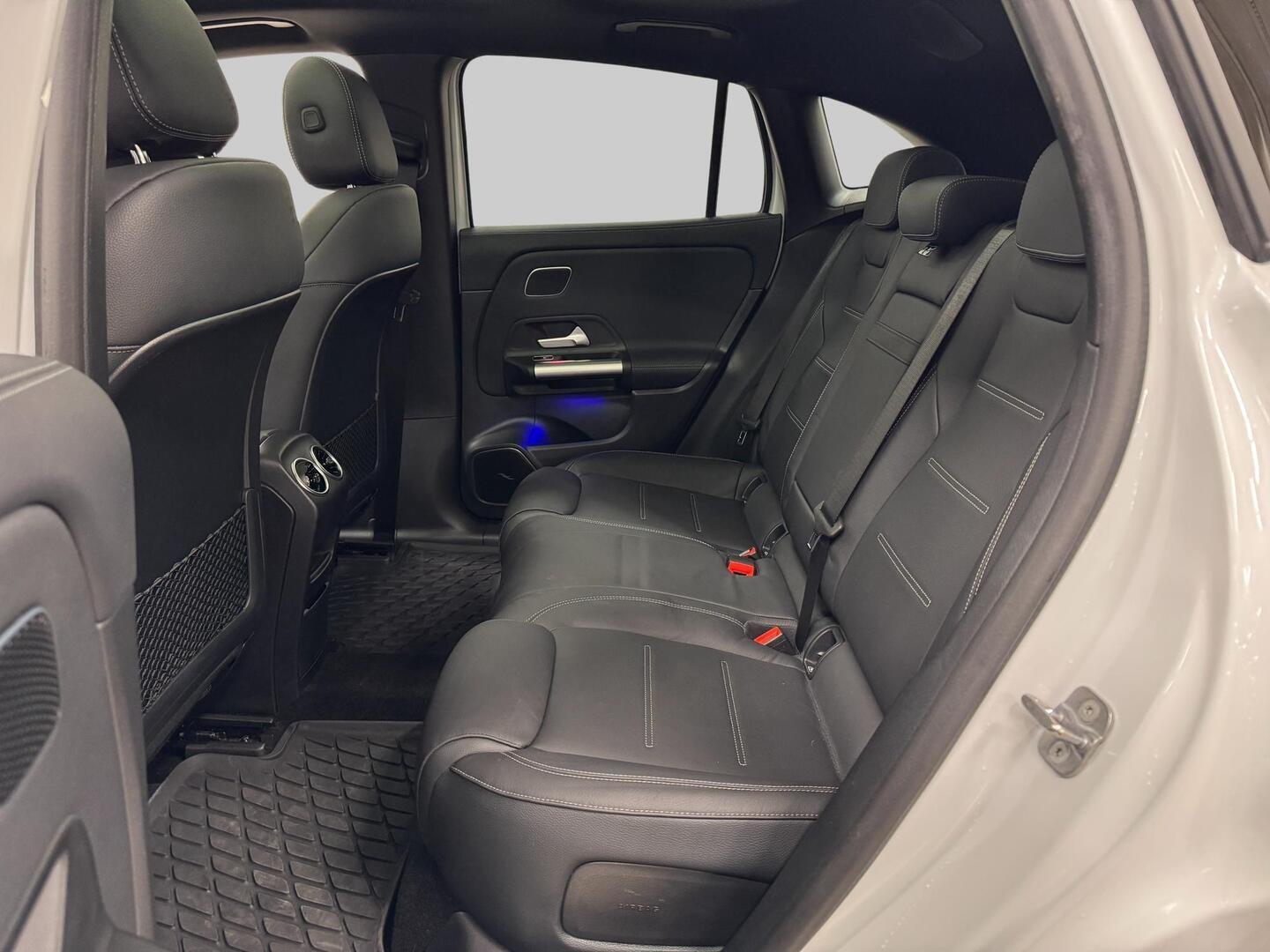 MERCEDES-BENZ EQA 2023