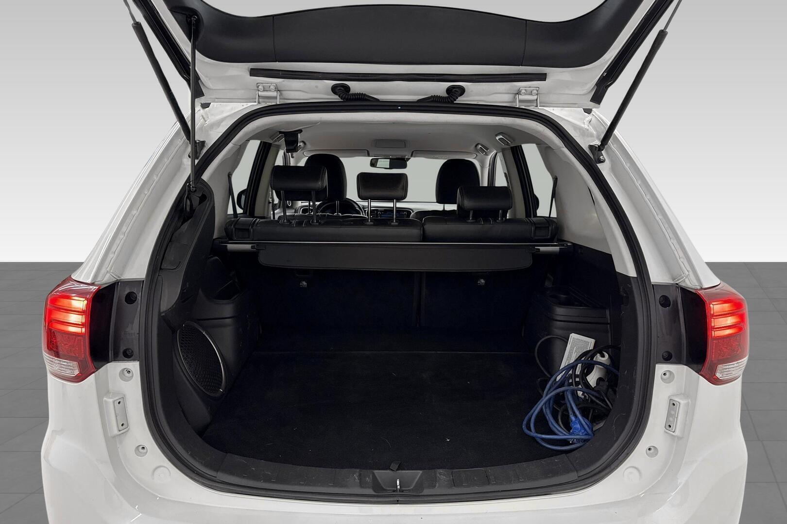 MITSUBISHI Outlander PHEV 2016