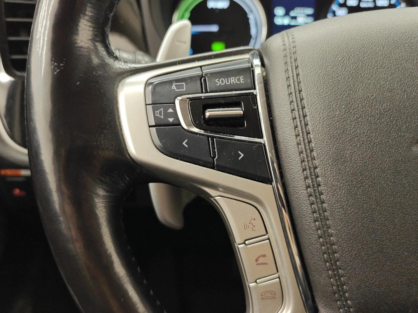 MITSUBISHI Outlander PHEV 2016