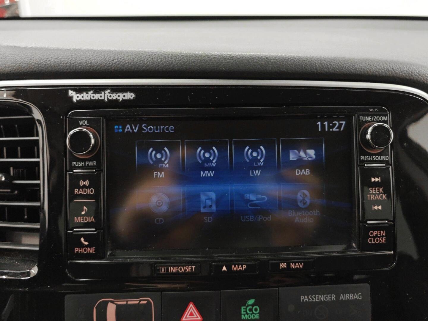 MITSUBISHI Outlander PHEV 2016