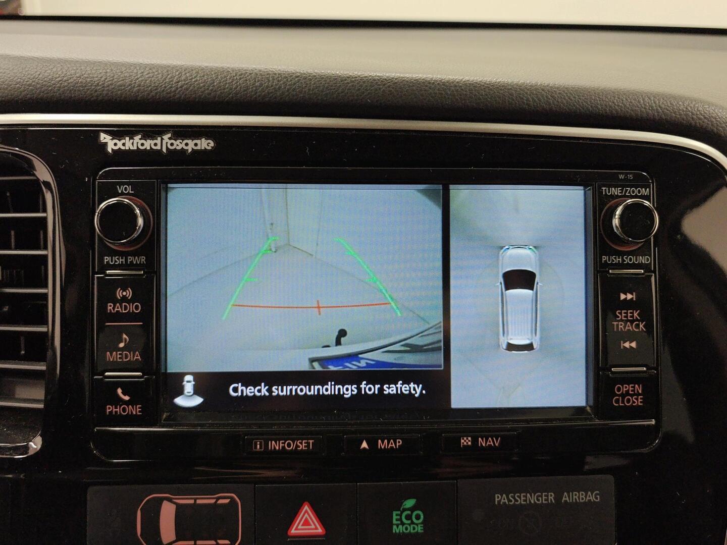 MITSUBISHI Outlander PHEV 2016