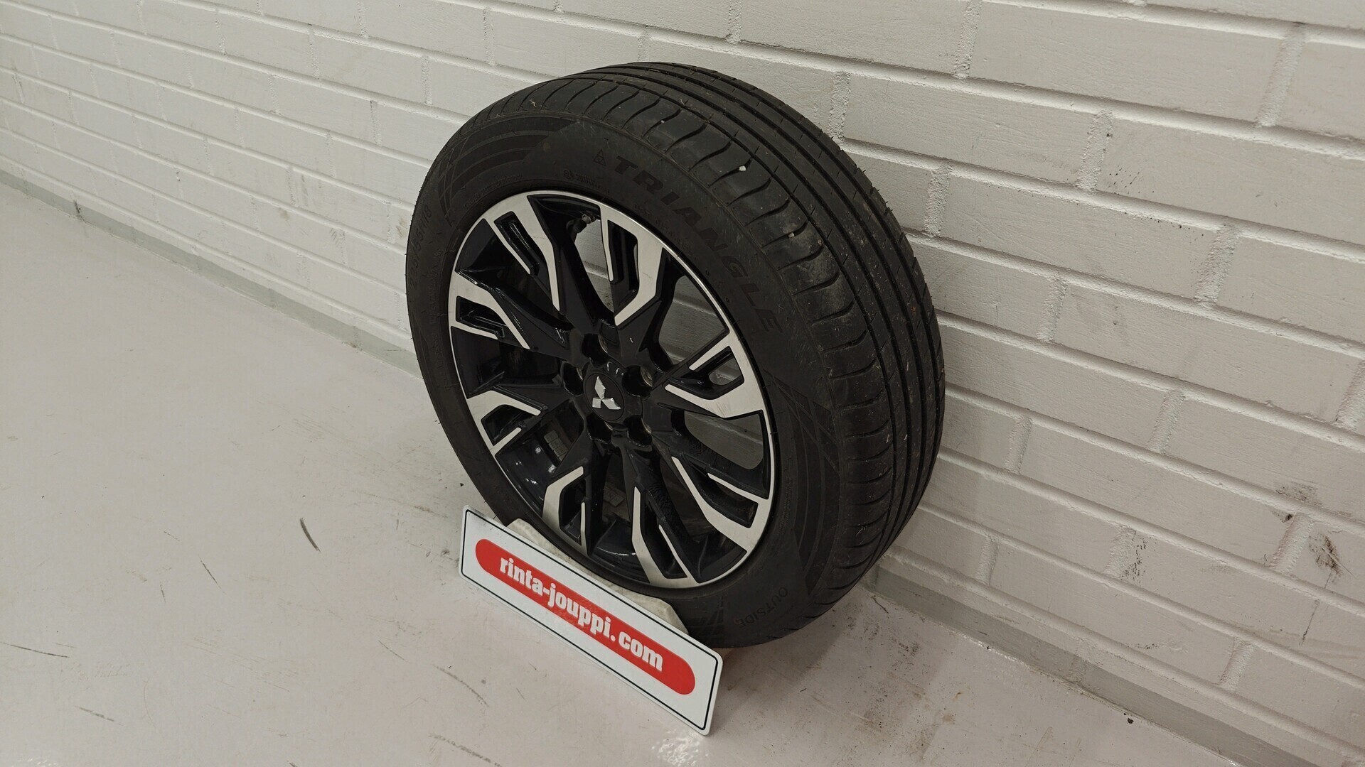 MITSUBISHI Outlander PHEV 2016