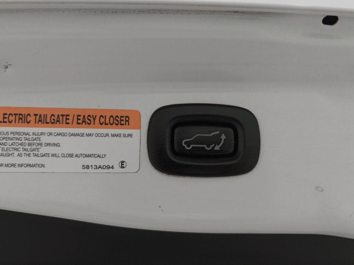 MITSUBISHI Outlander PHEV 2016