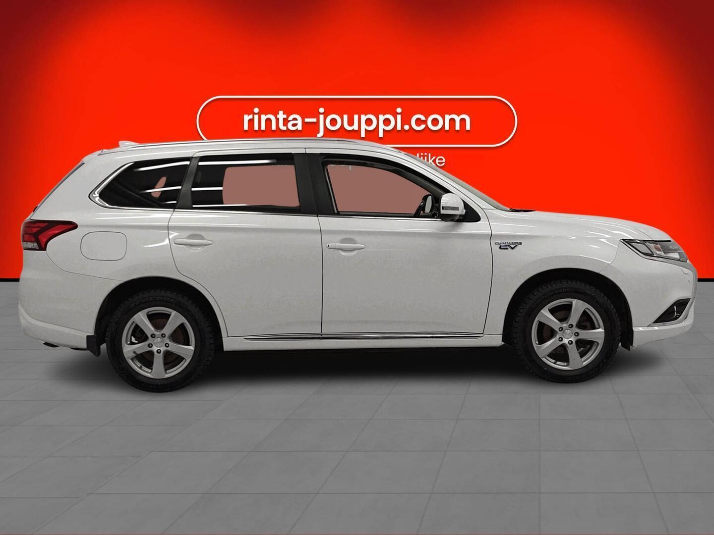 MITSUBISHI Outlander PHEV 2016