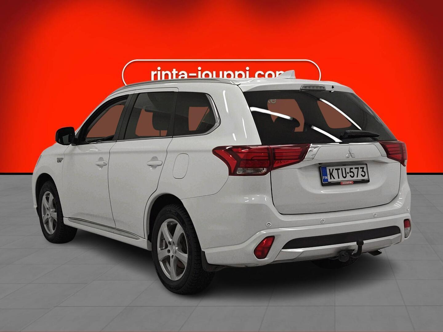 MITSUBISHI Outlander PHEV 2016
