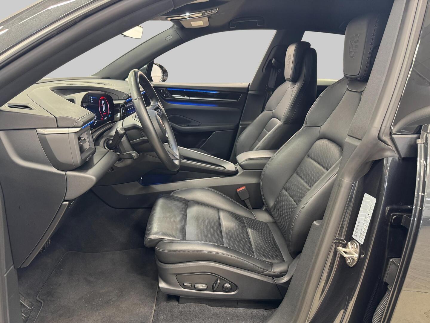 PORSCHE MACAN 2024