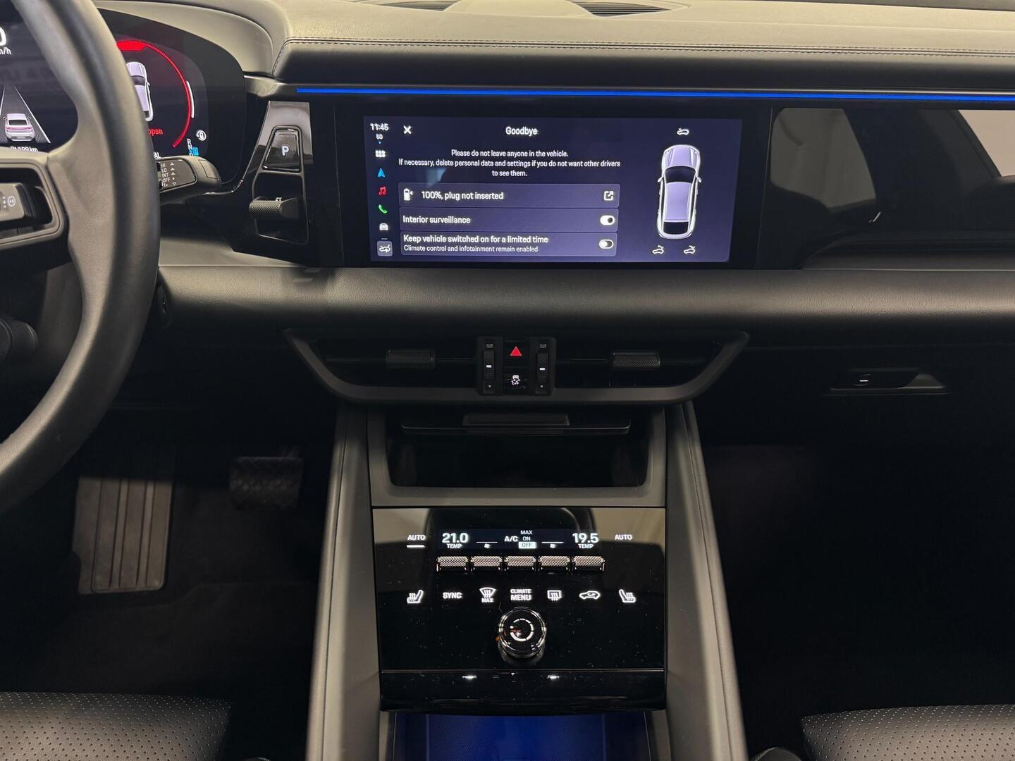 PORSCHE MACAN 2024