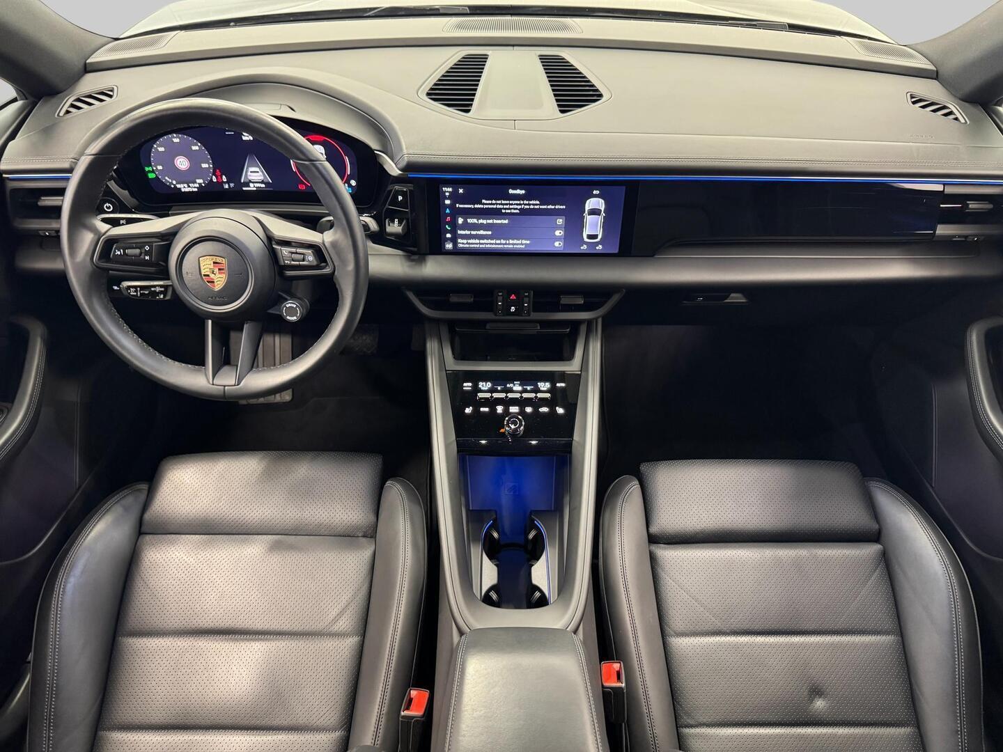 PORSCHE MACAN 2024