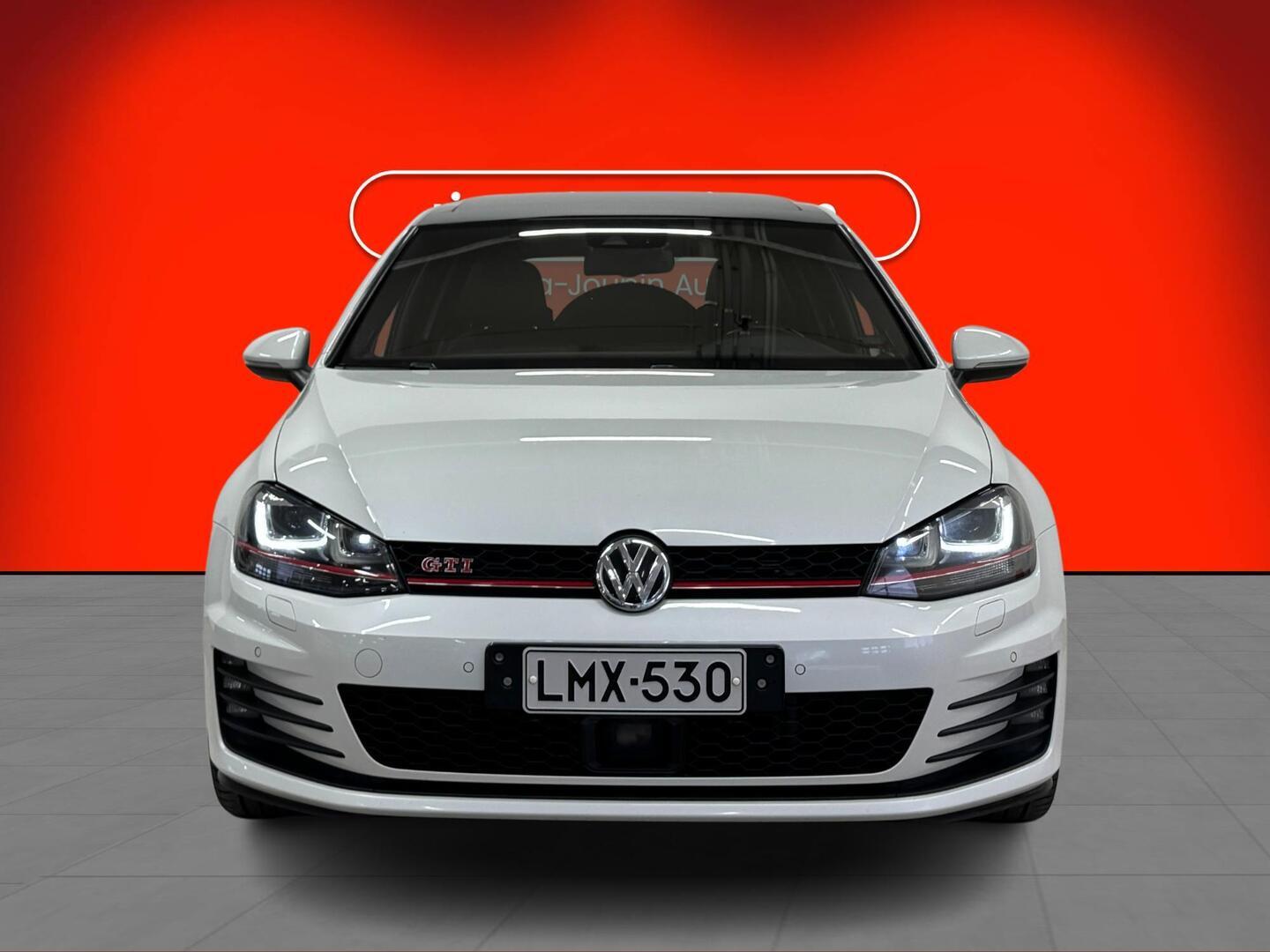 VOLKSWAGEN Golf 2015