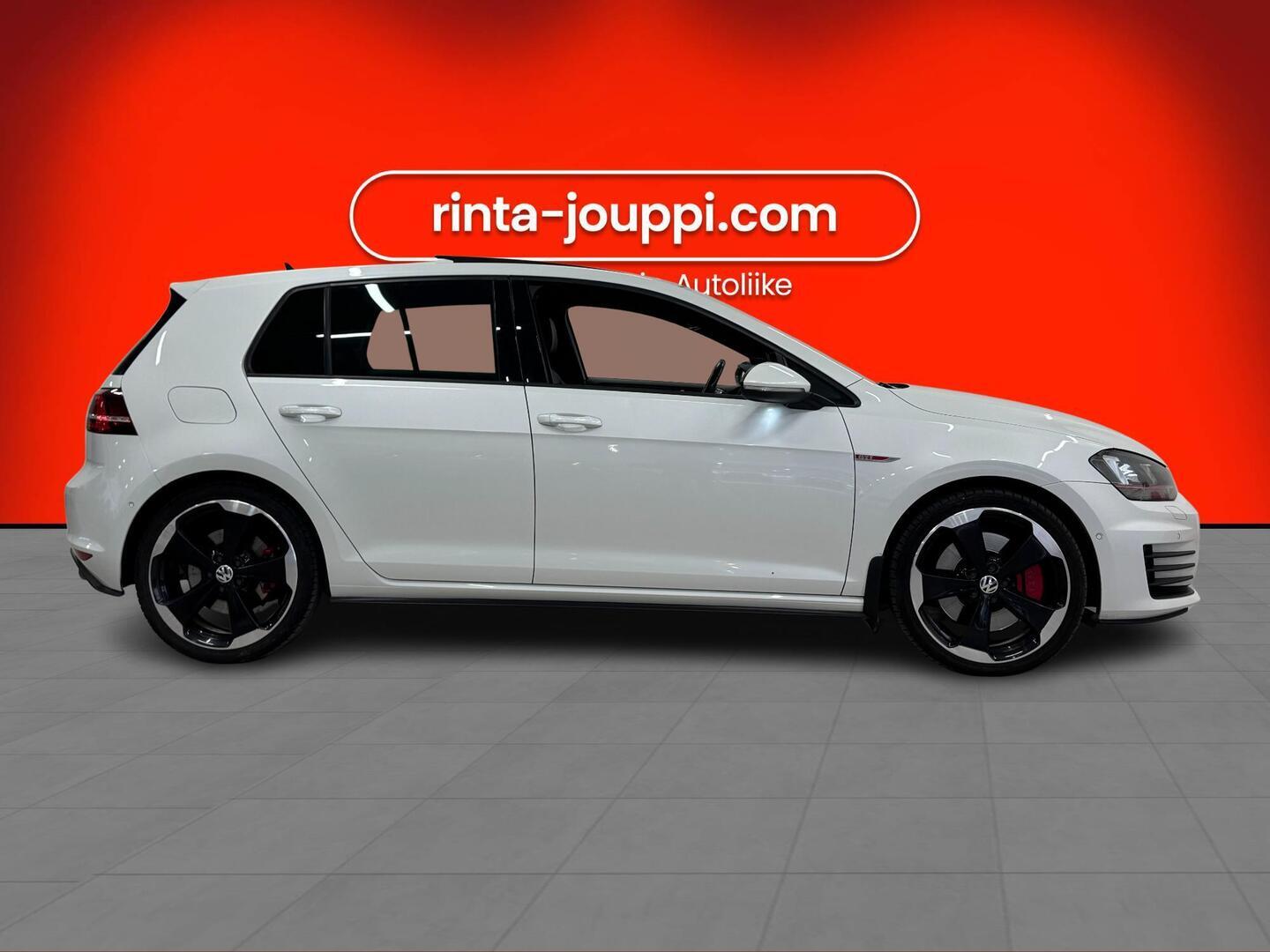 VOLKSWAGEN Golf 2015