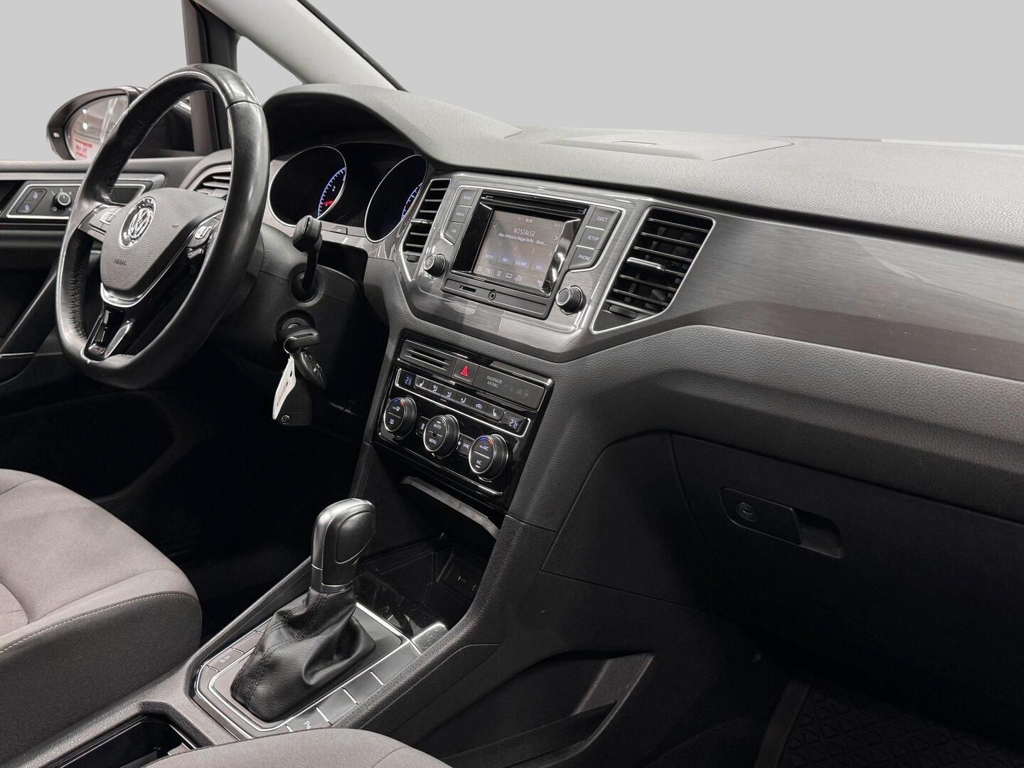 VOLKSWAGEN Golf Sportsvan 2016