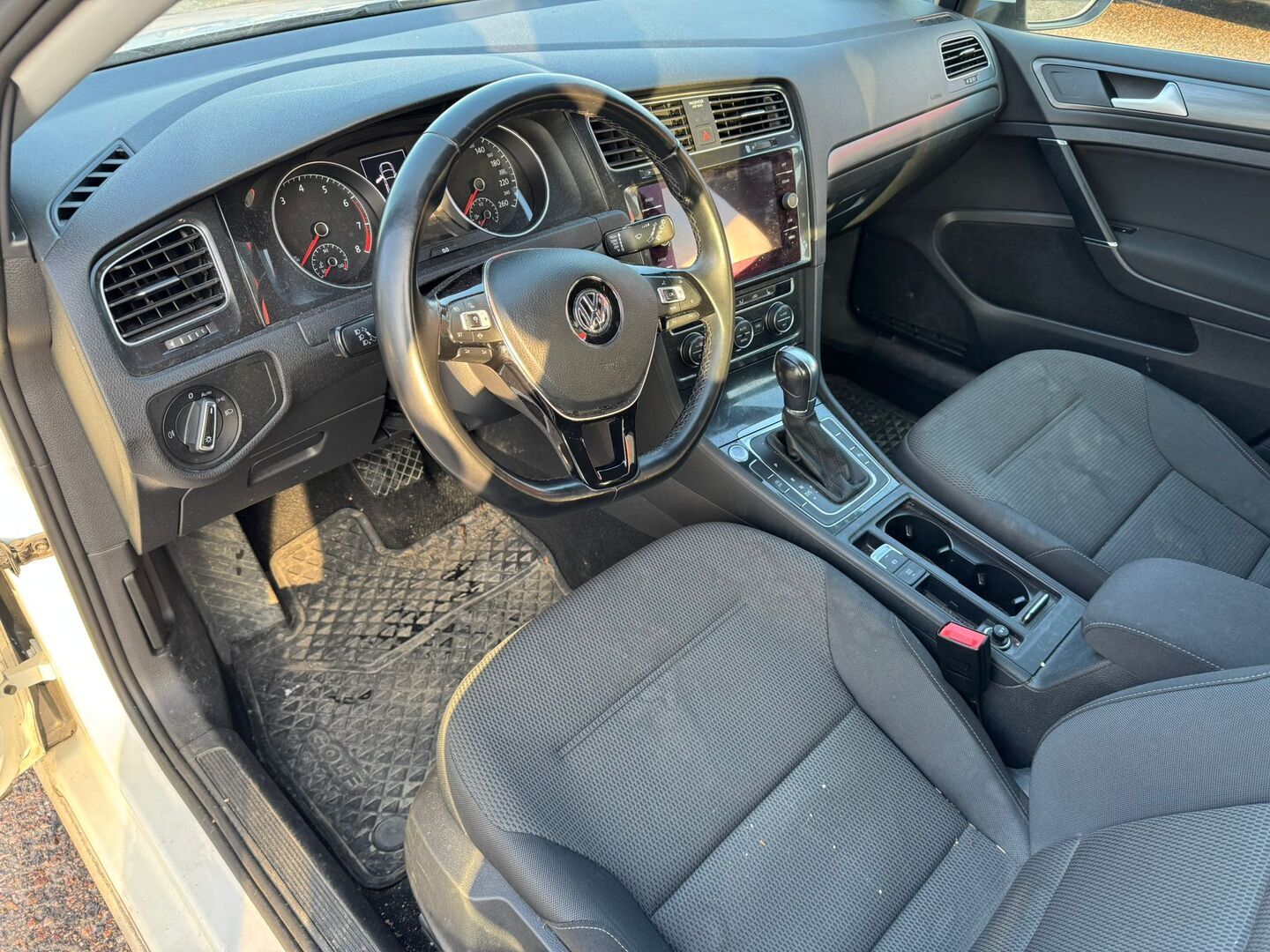 VOLKSWAGEN Golf 2019