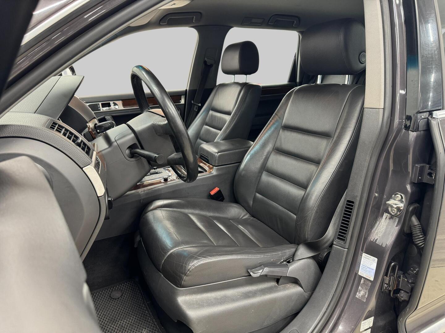 VOLKSWAGEN Touareg 2008