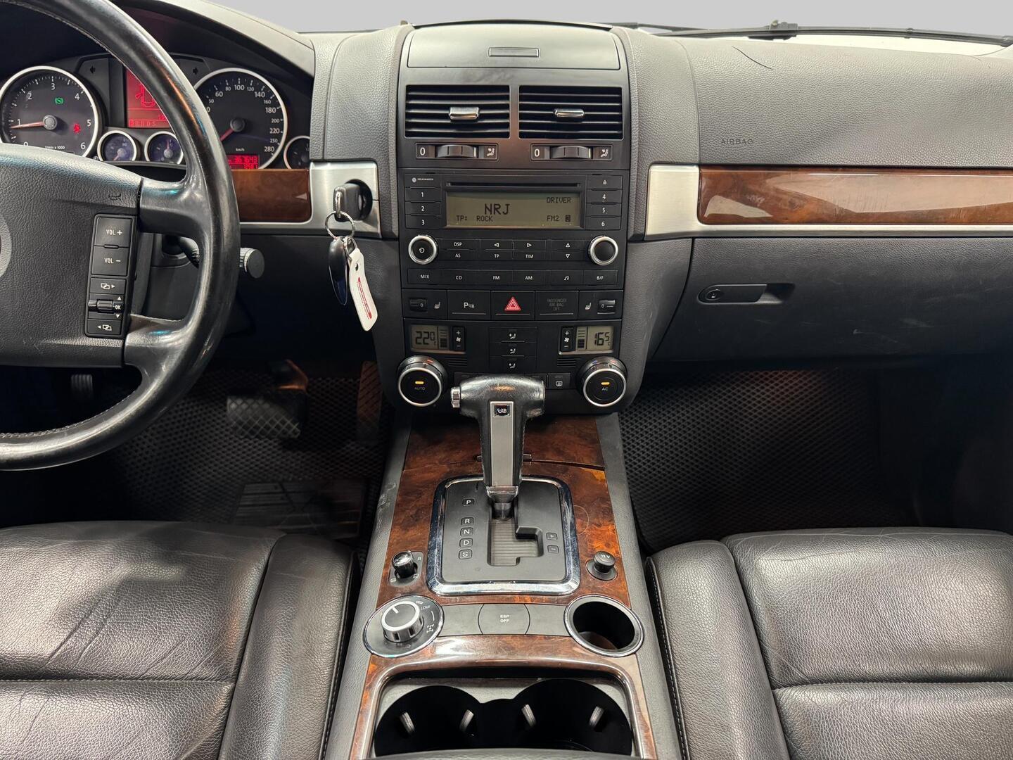VOLKSWAGEN Touareg 2008