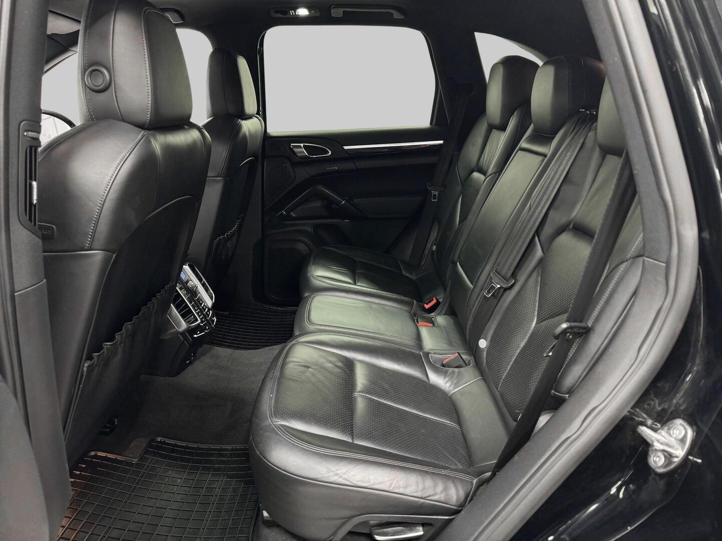 PORSCHE Cayenne 2010