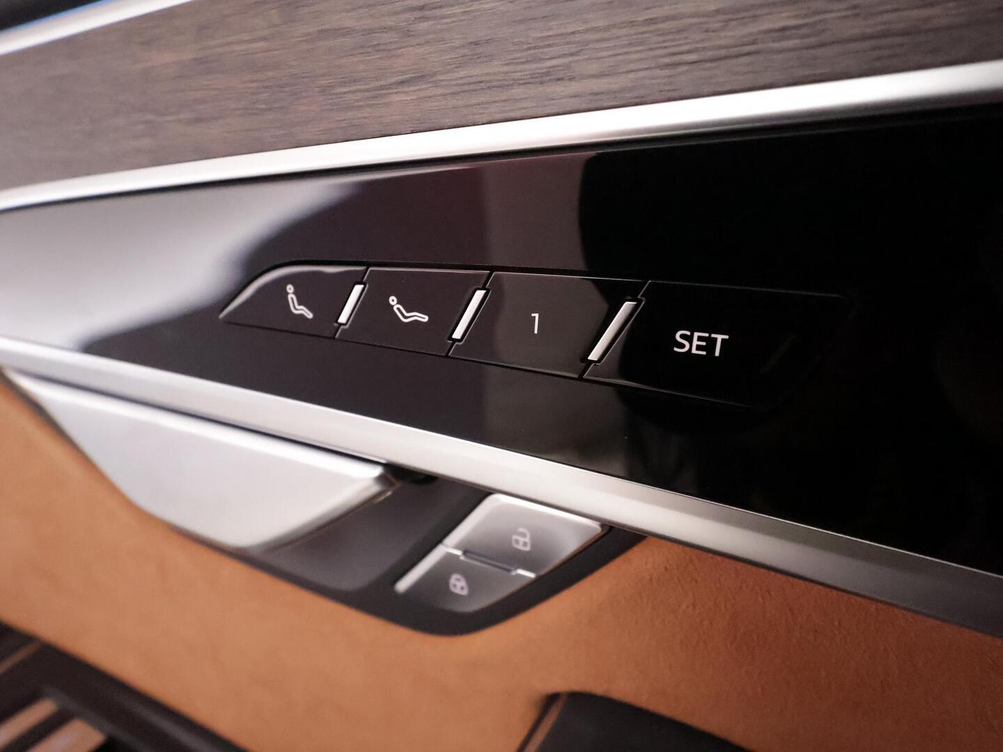 AUDI A8 2025