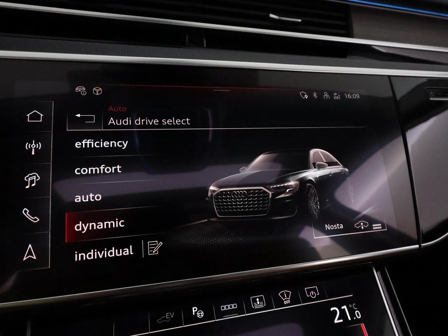 AUDI A8 2025