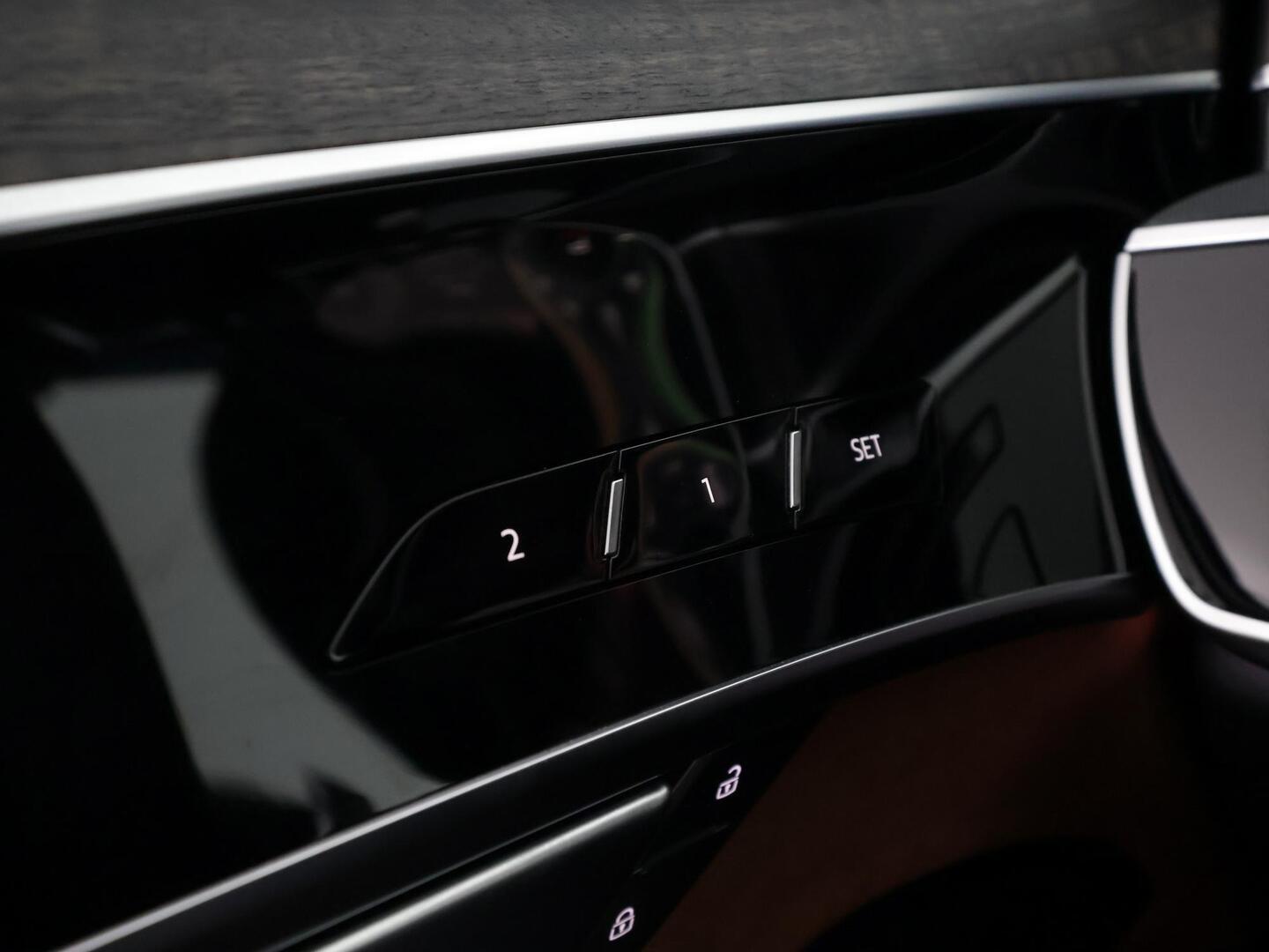 AUDI A8 2025