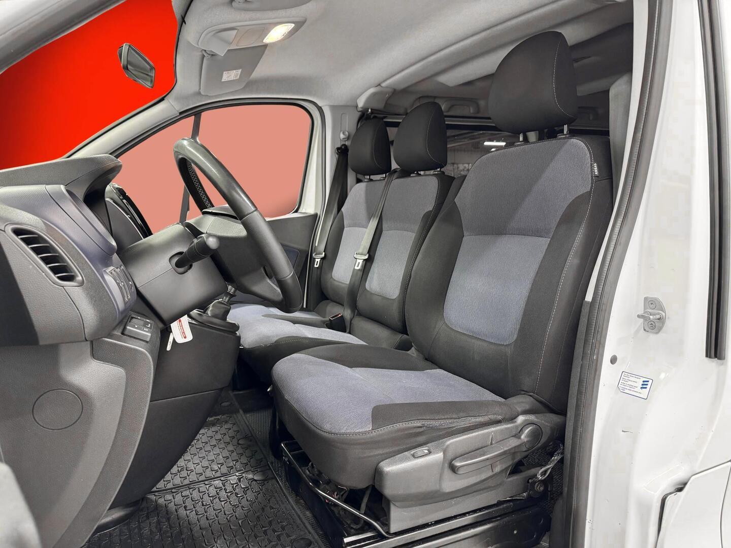 OPEL Vivaro 2016