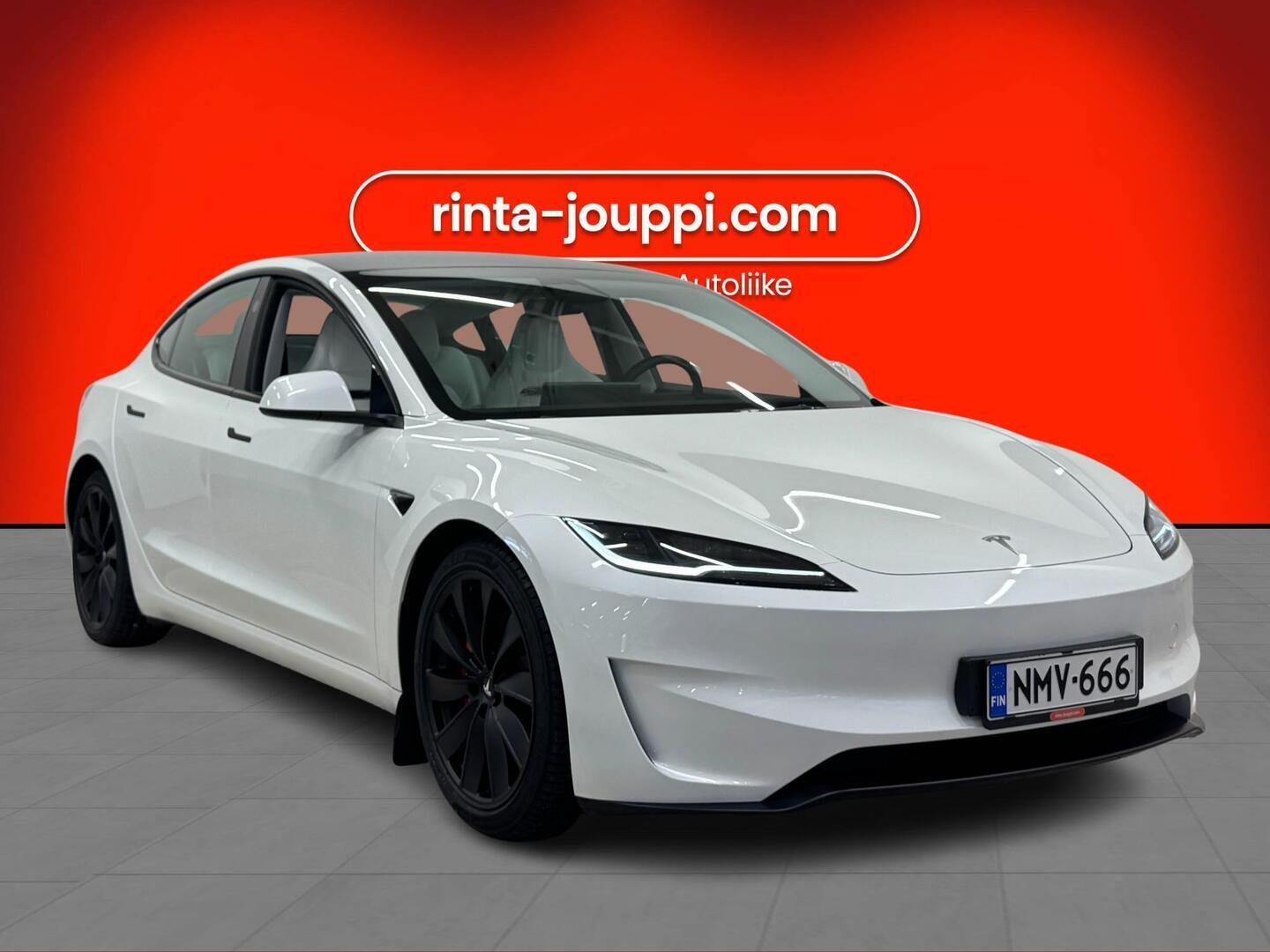 TESLA Model 3 2024