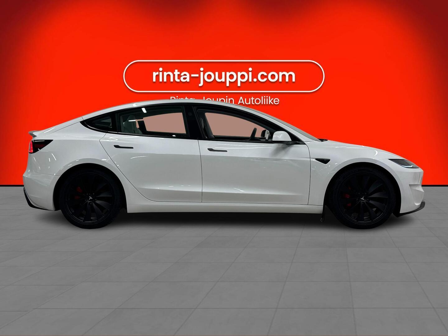 TESLA Model 3 2024