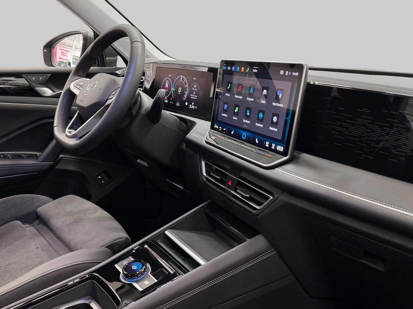 VOLKSWAGEN Tiguan 2024