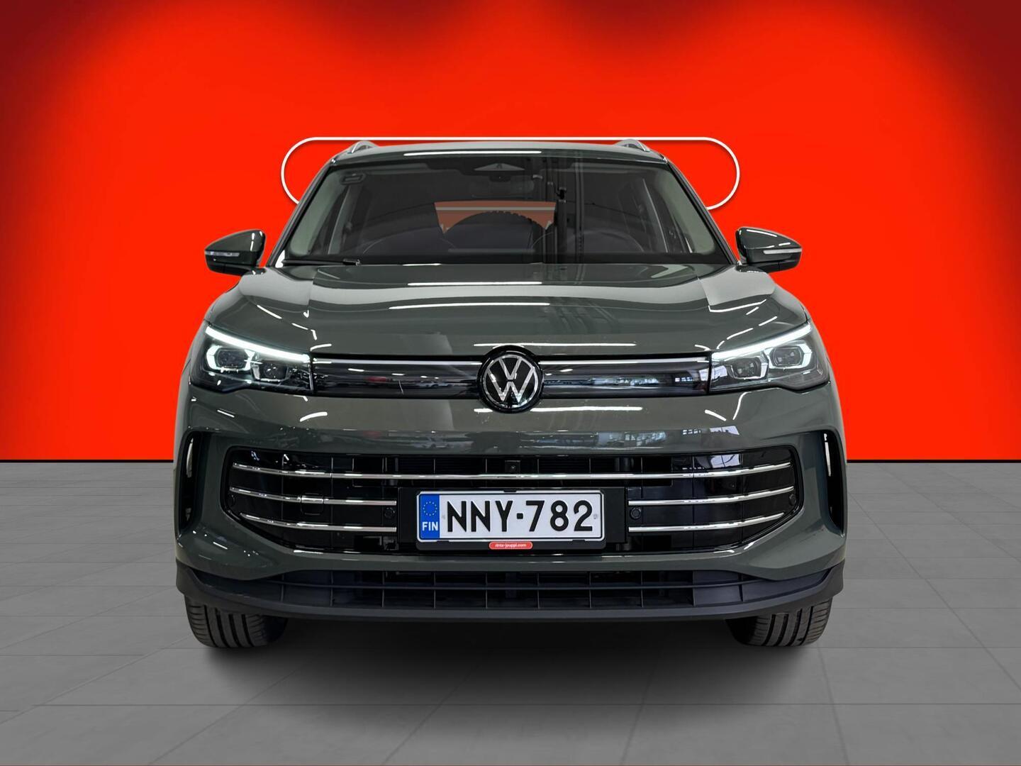 VOLKSWAGEN Tiguan 2024