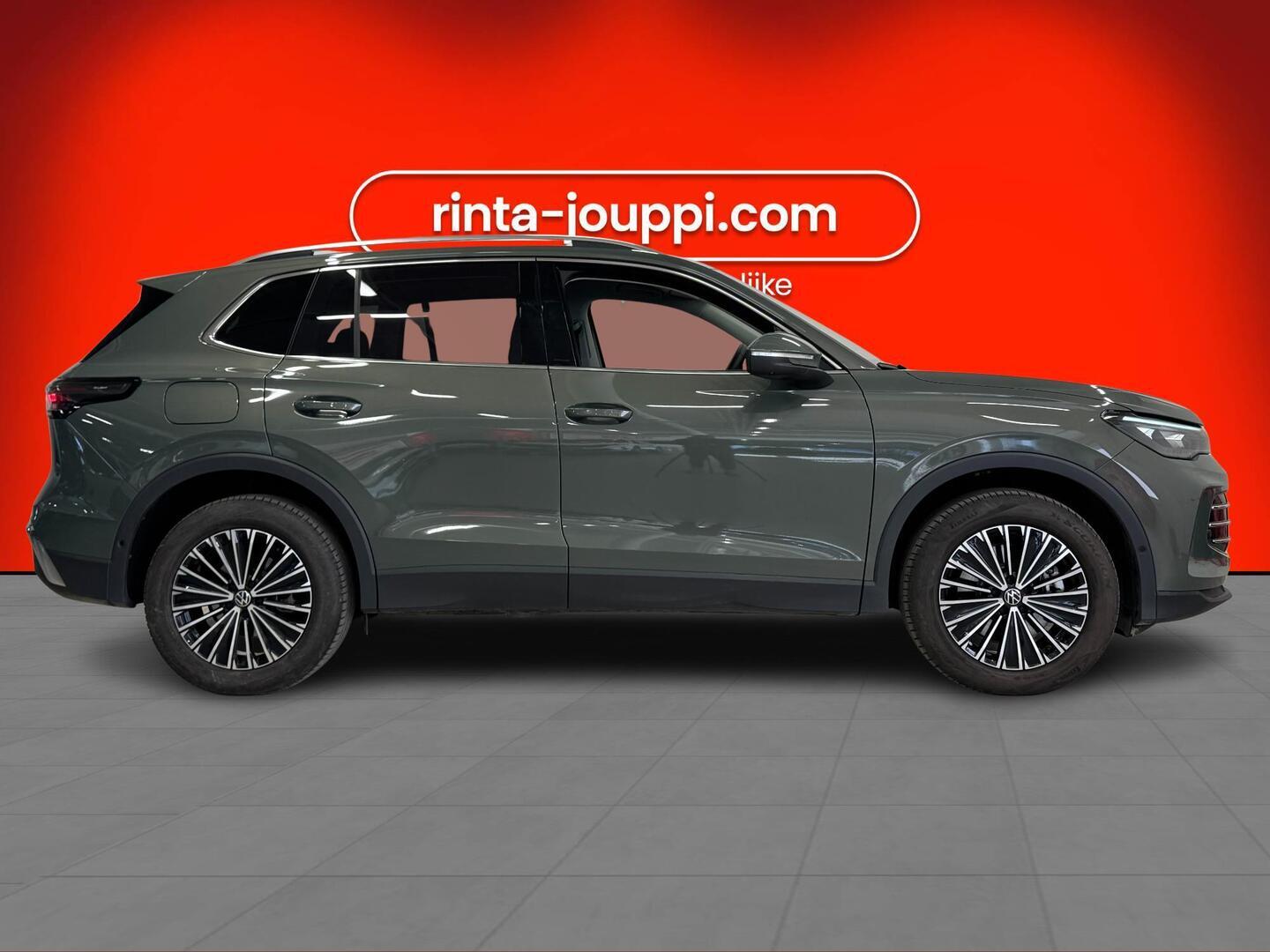 VOLKSWAGEN Tiguan 2024