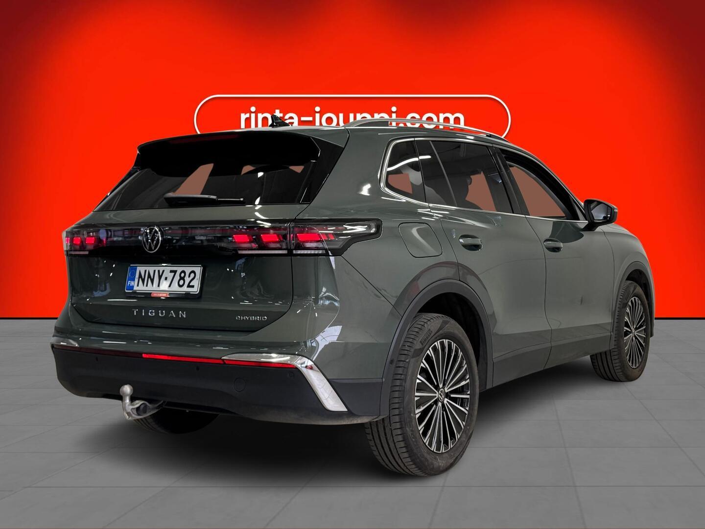 VOLKSWAGEN Tiguan 2024