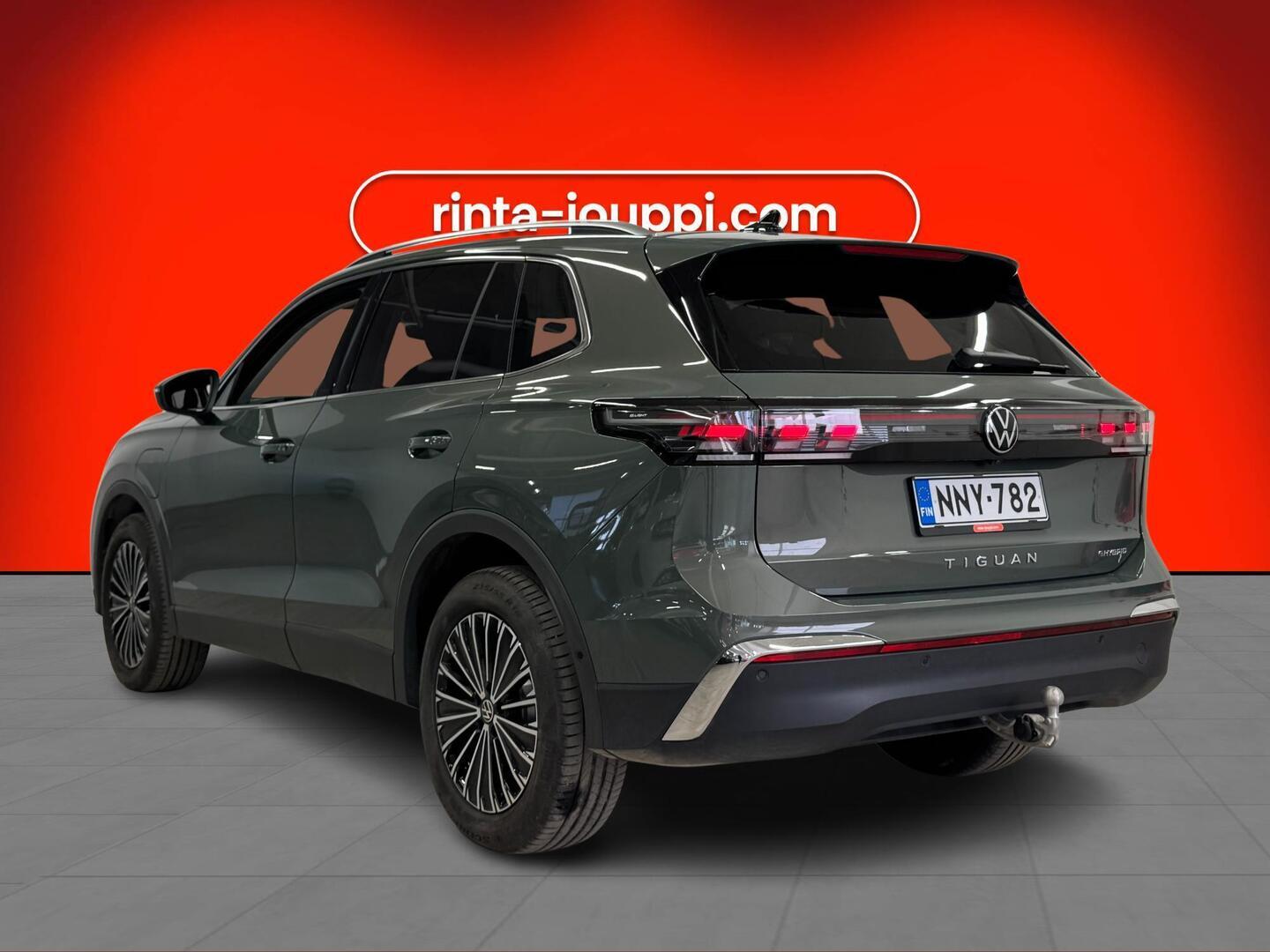 VOLKSWAGEN Tiguan 2024