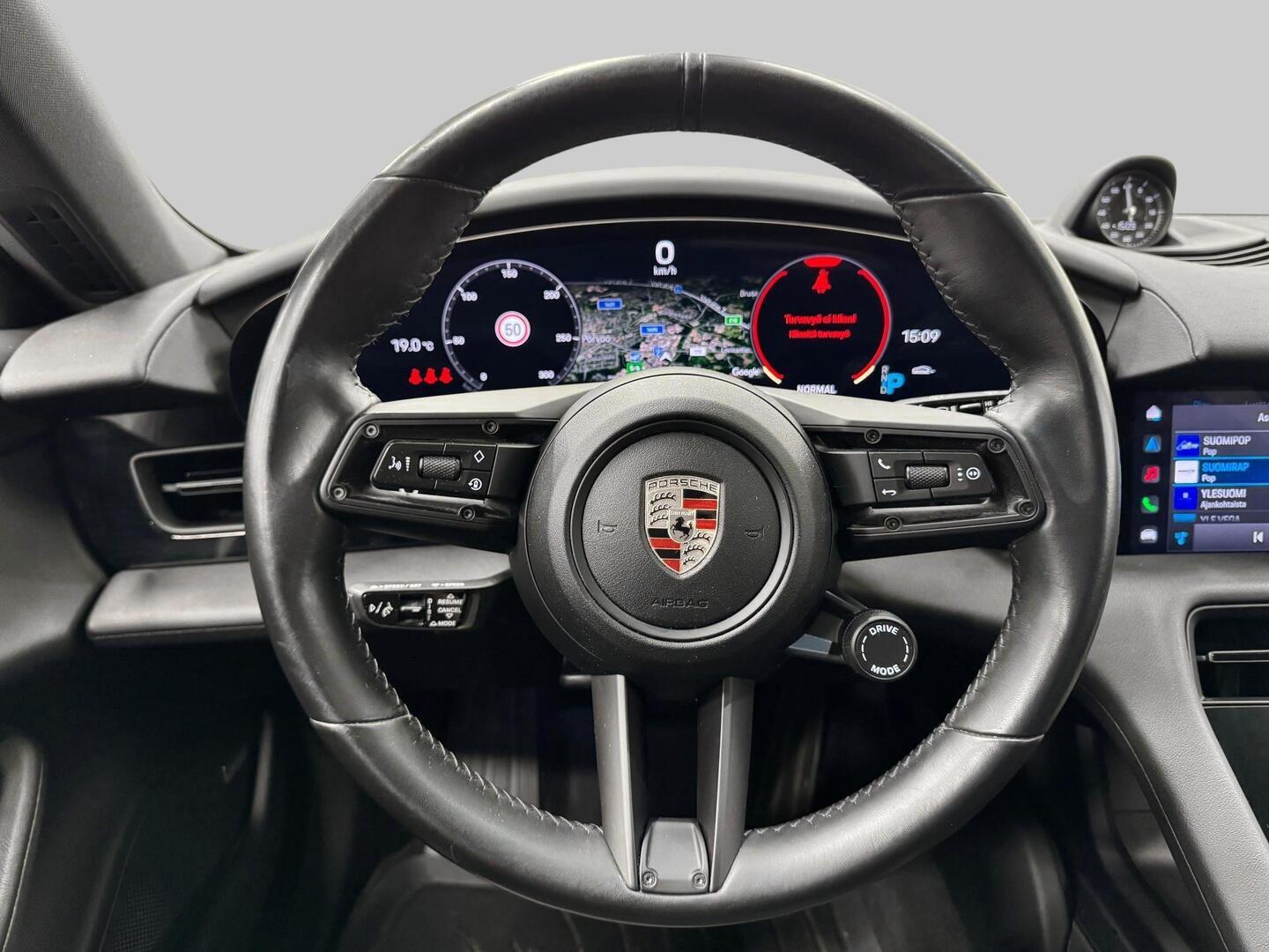 PORSCHE TAYCAN 2023