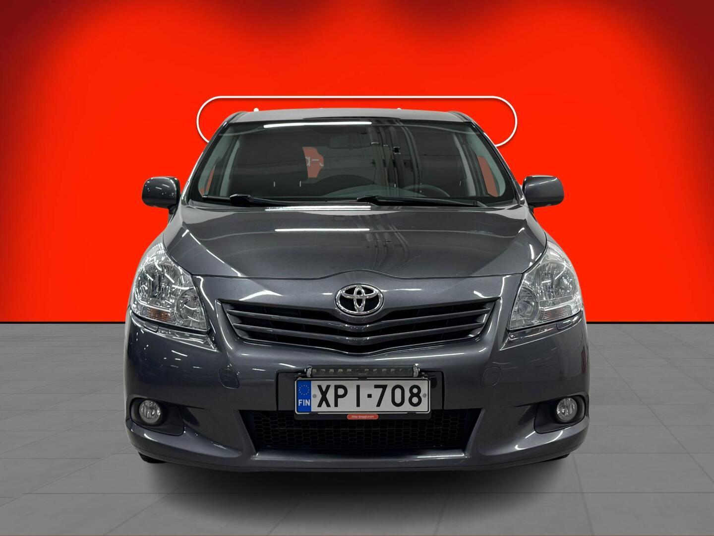 TOYOTA Verso 2010